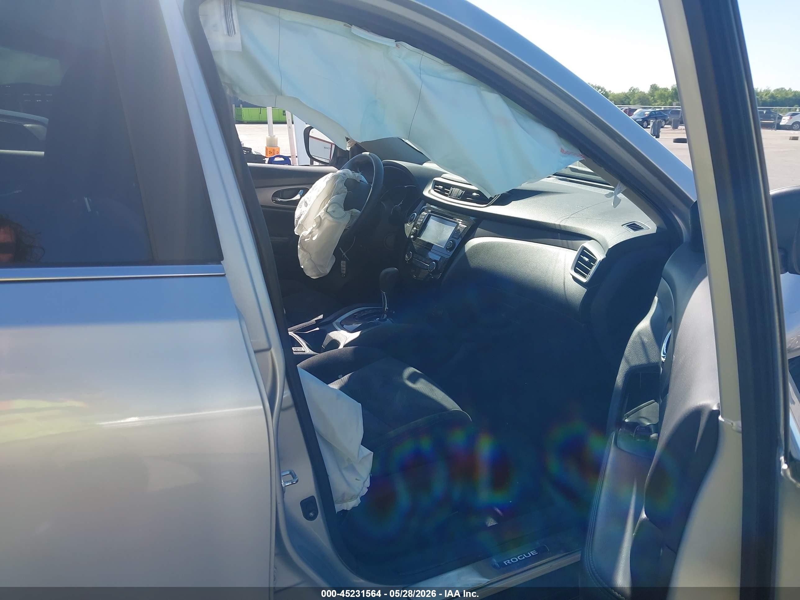 2015 Nissan Rogue Sv Silver vin: 5N1AT2MV5FC752213