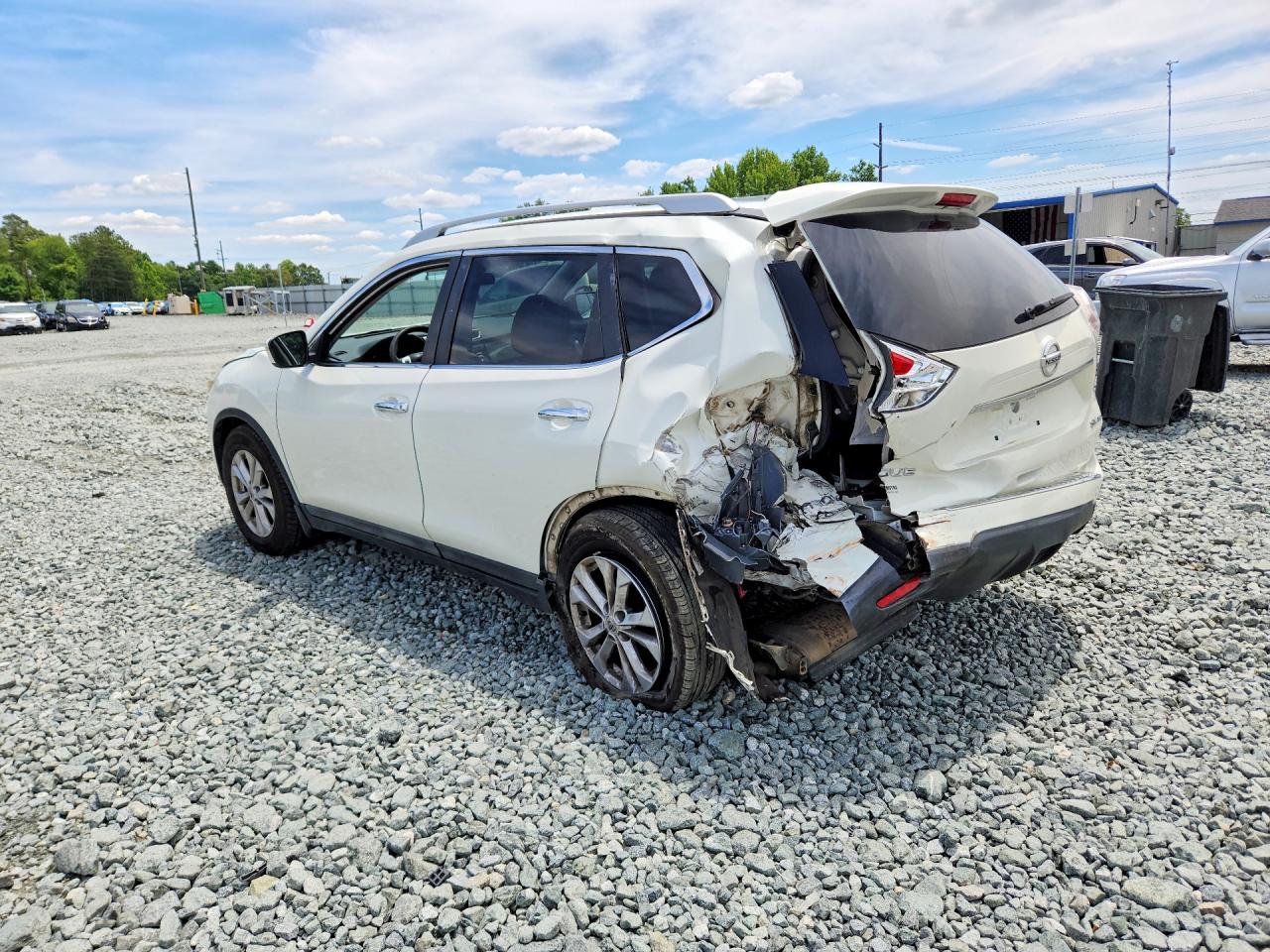 2015 Nissan Rogue Sv White vin: 5N1AT2MV5FC770582