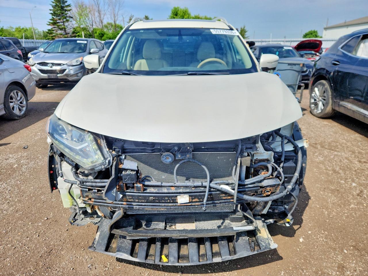 2015 Nissan Rogue S White vin: 5N1AT2MV5FC773143