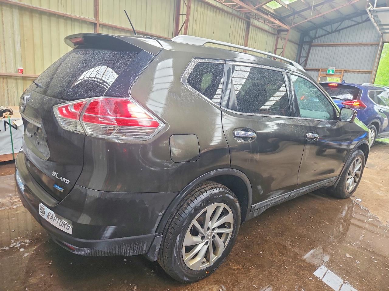 2015 Nissan Rogue S Green vin: 5N1AT2MV5FC803175