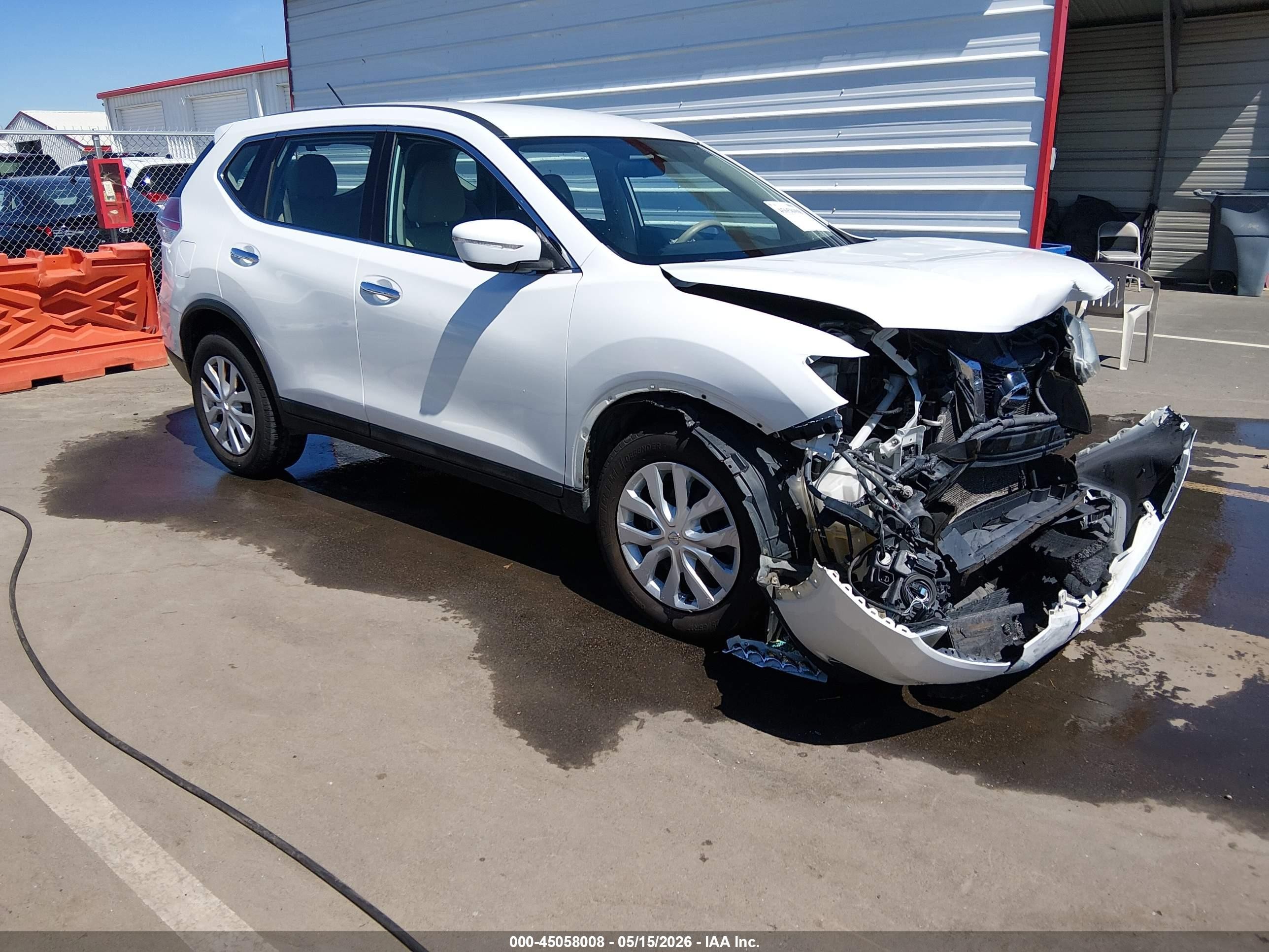 2015 Nissan Rogue S White vin: 5N1AT2MV5FC814869