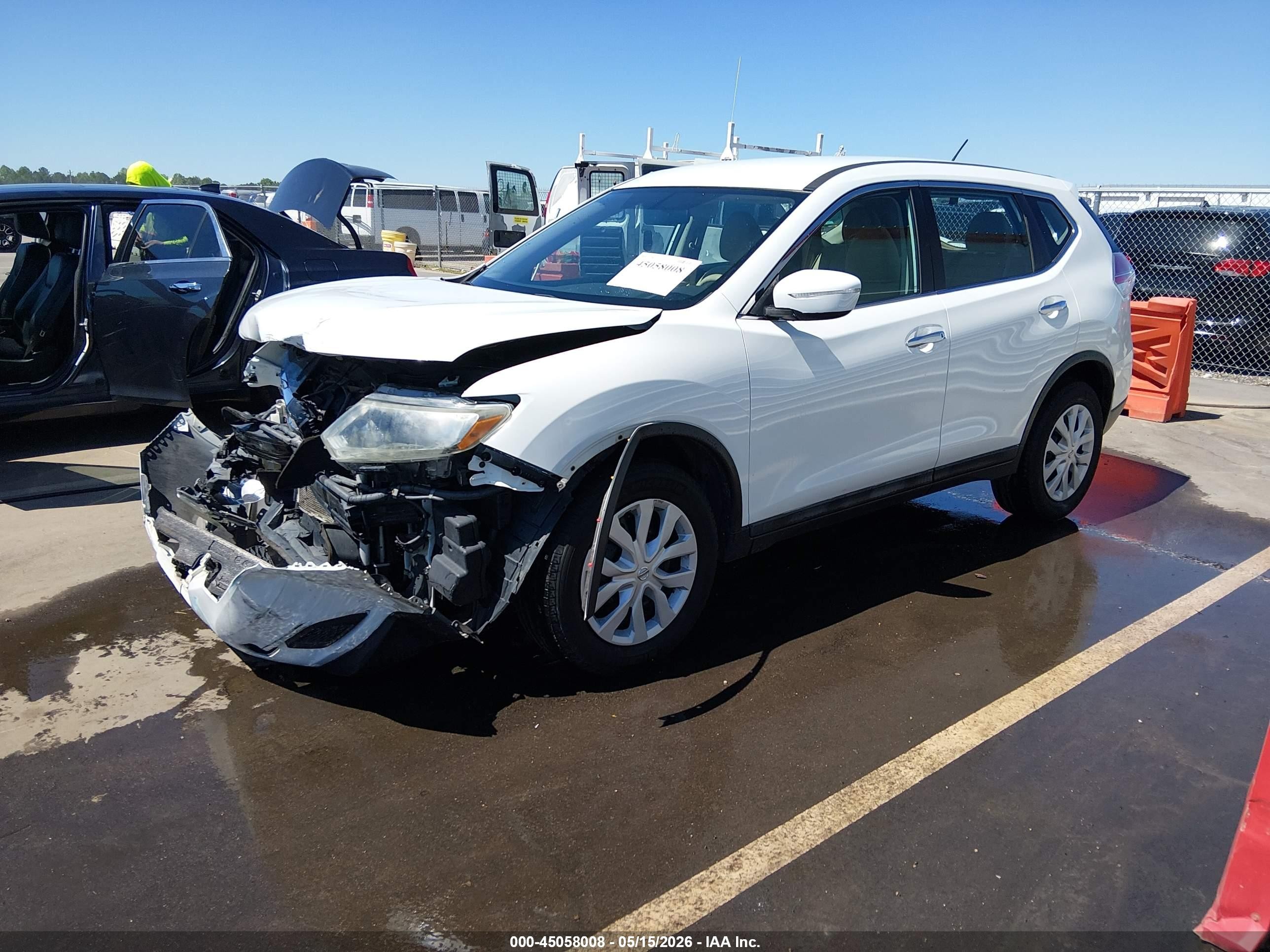 2015 Nissan Rogue S White vin: 5N1AT2MV5FC814869