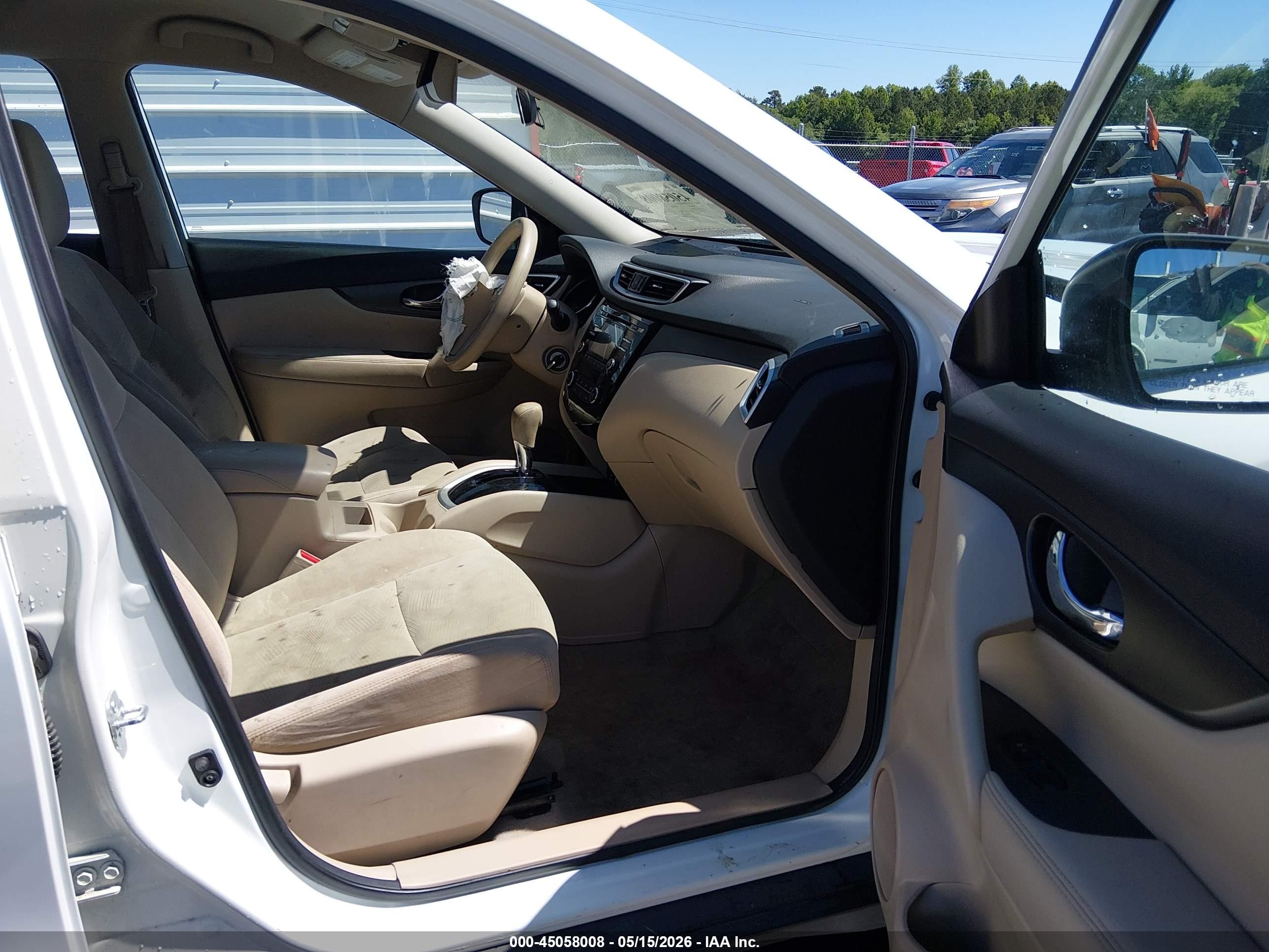 2015 Nissan Rogue S White vin: 5N1AT2MV5FC814869