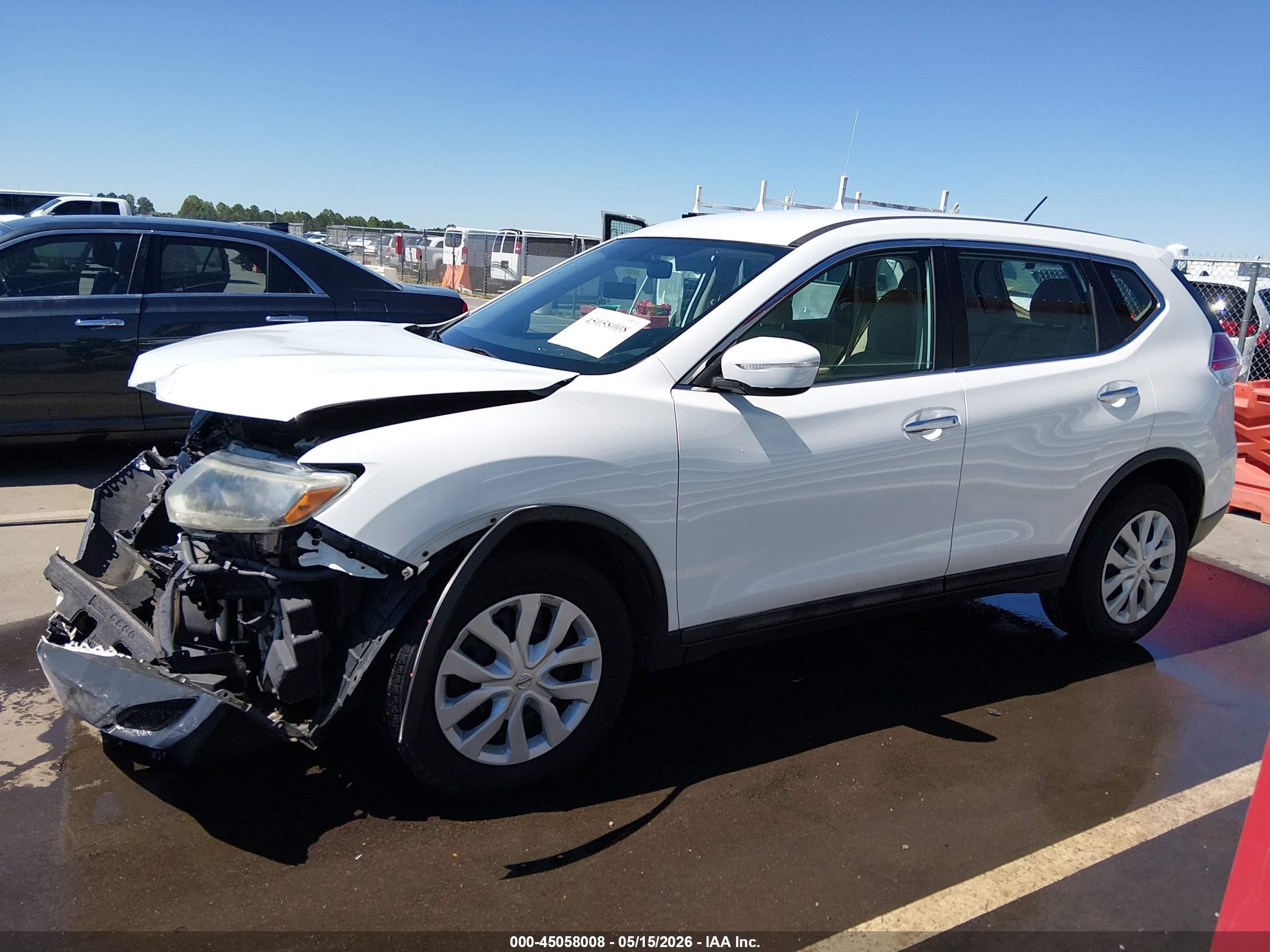 2015 Nissan Rogue S White vin: 5N1AT2MV5FC814869