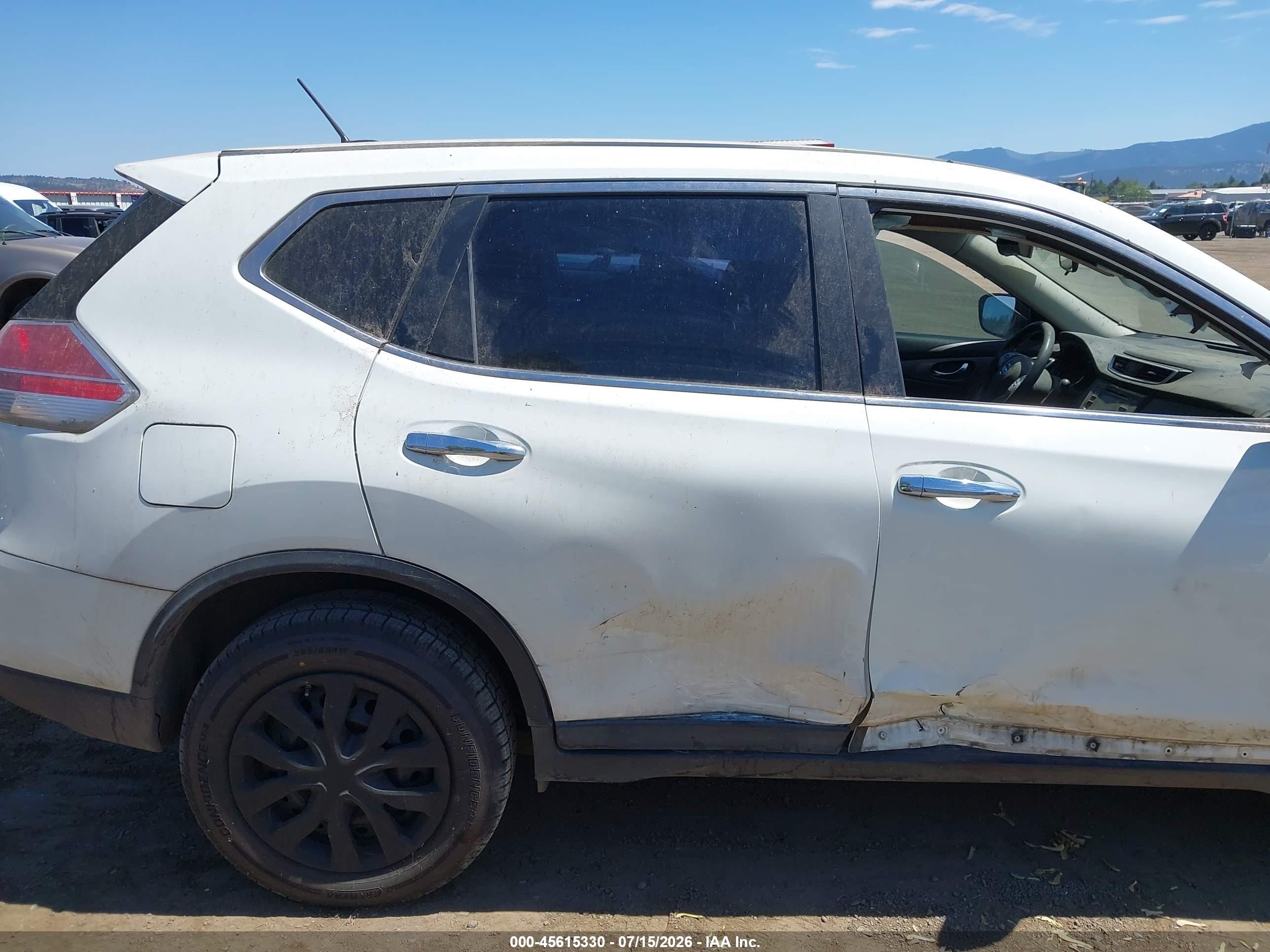 2015 Nissan Rogue S/sl/sv White vin: 5N1AT2MV5FC857253