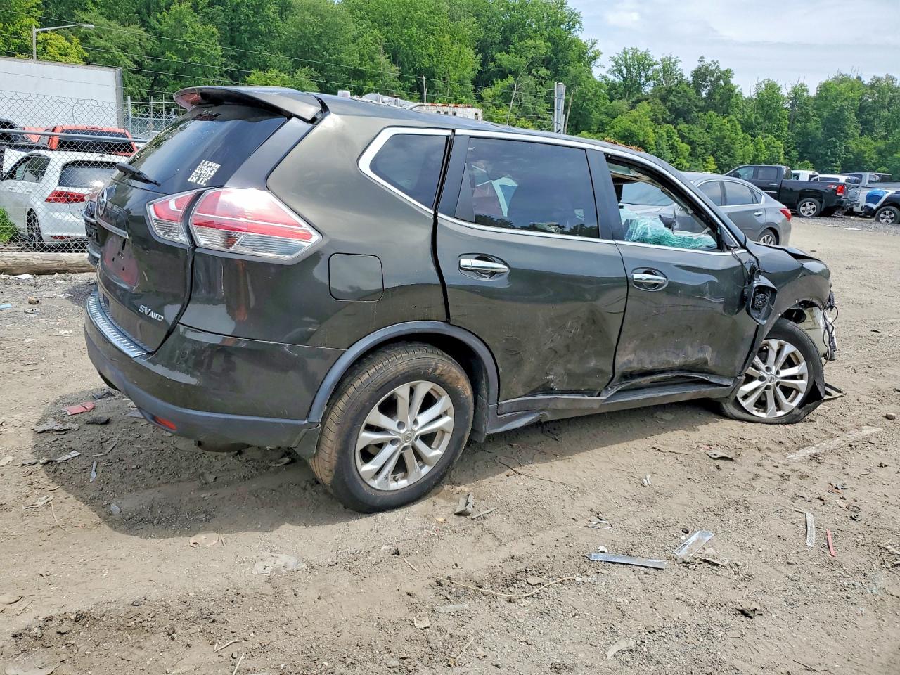 2015 Nissan Rogue Sv Green vin: 5N1AT2MV5FC925132