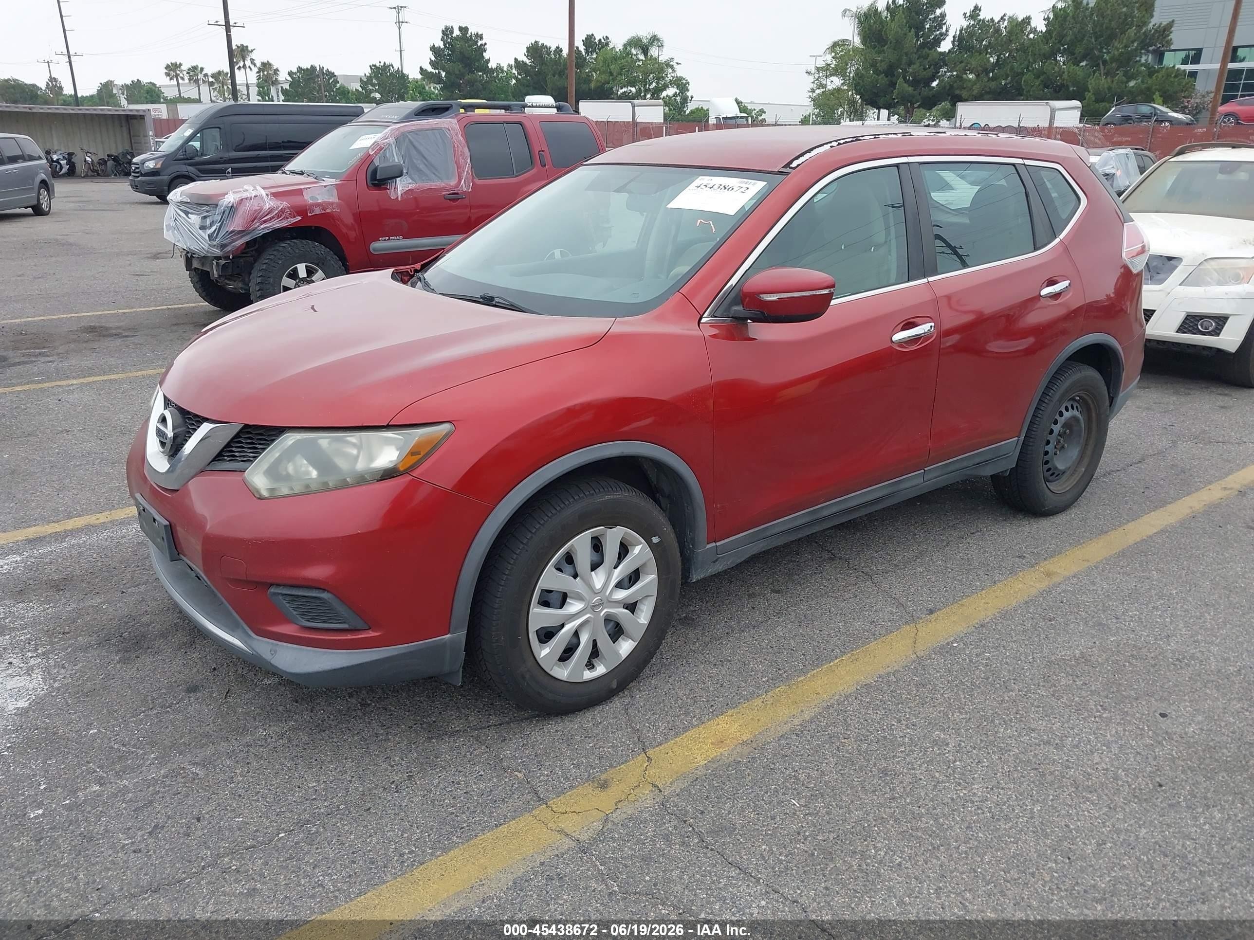 2014 Nissan Rogue S Red vin: 5N1AT2MV6EC752137
