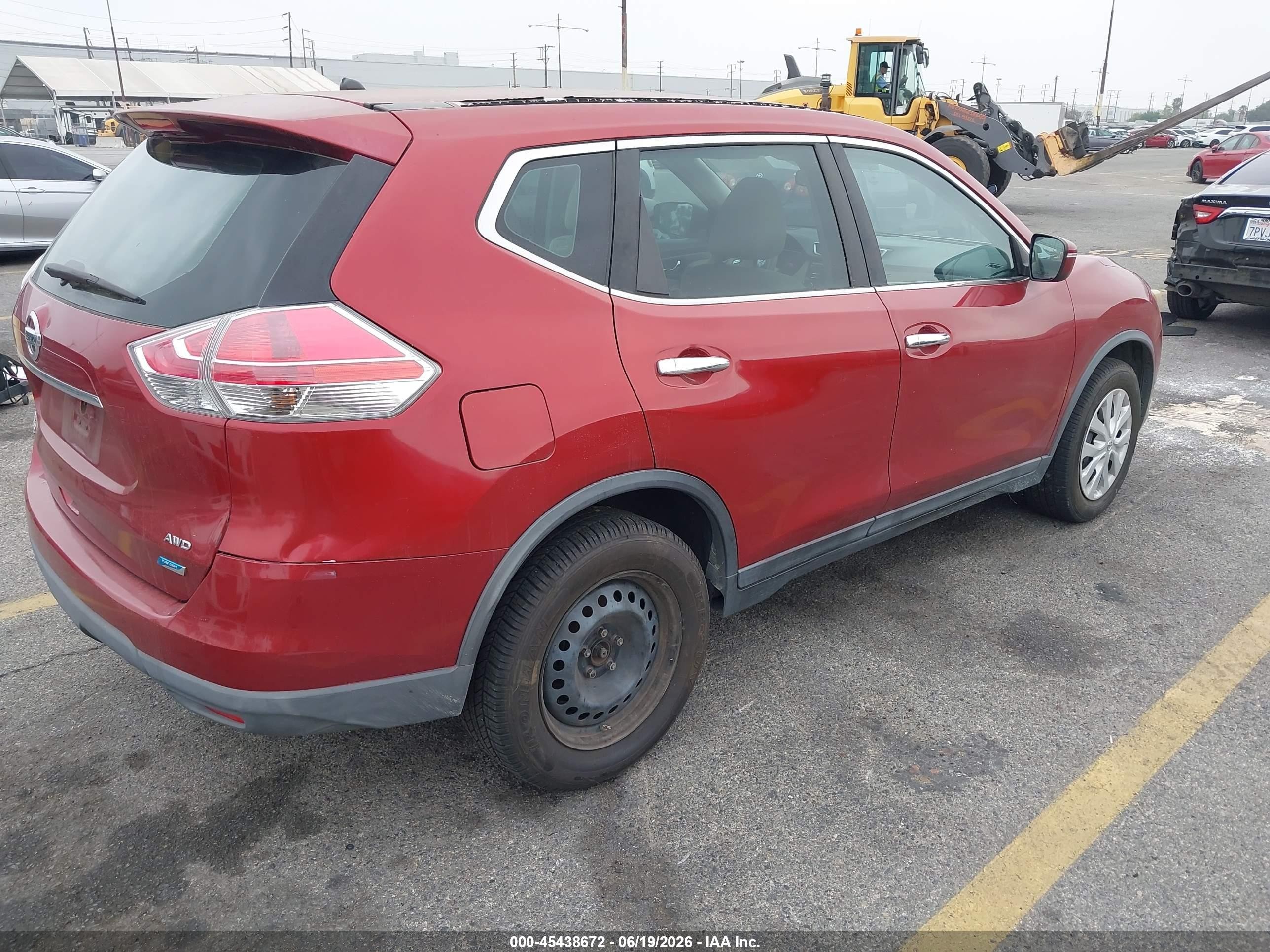 2014 Nissan Rogue S Red vin: 5N1AT2MV6EC752137