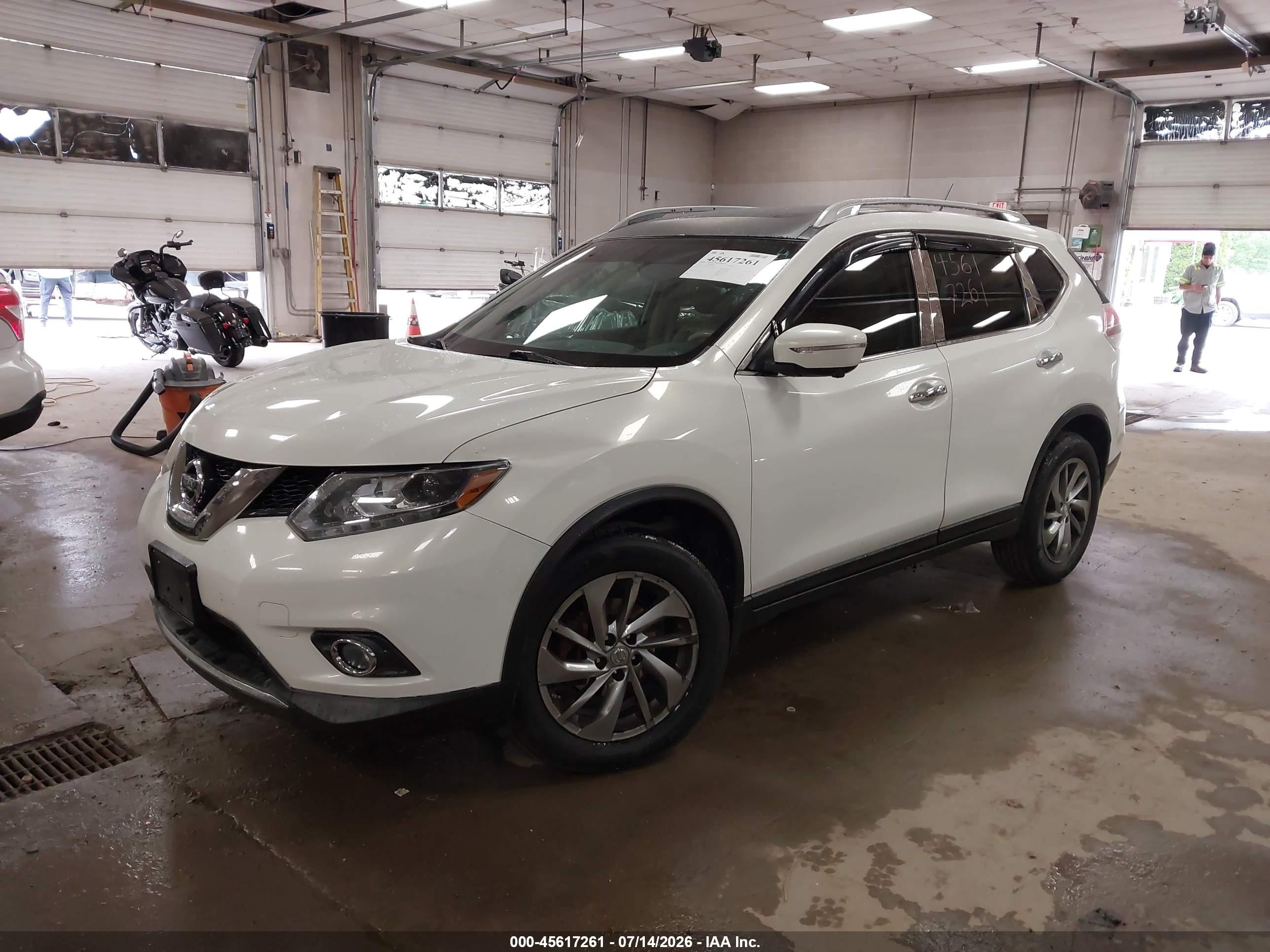 2014 Nissan Rogue S/sl/sv White vin: 5N1AT2MV6EC803751