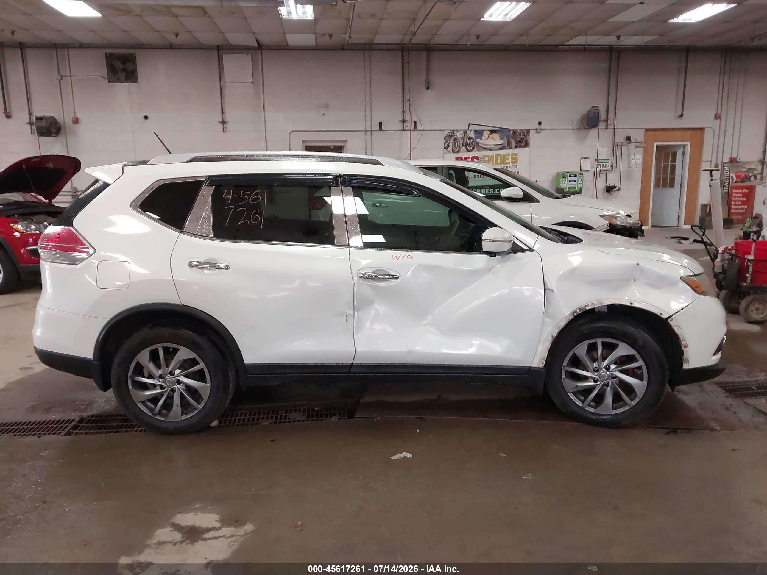 2014 Nissan Rogue S/sl/sv White vin: 5N1AT2MV6EC803751