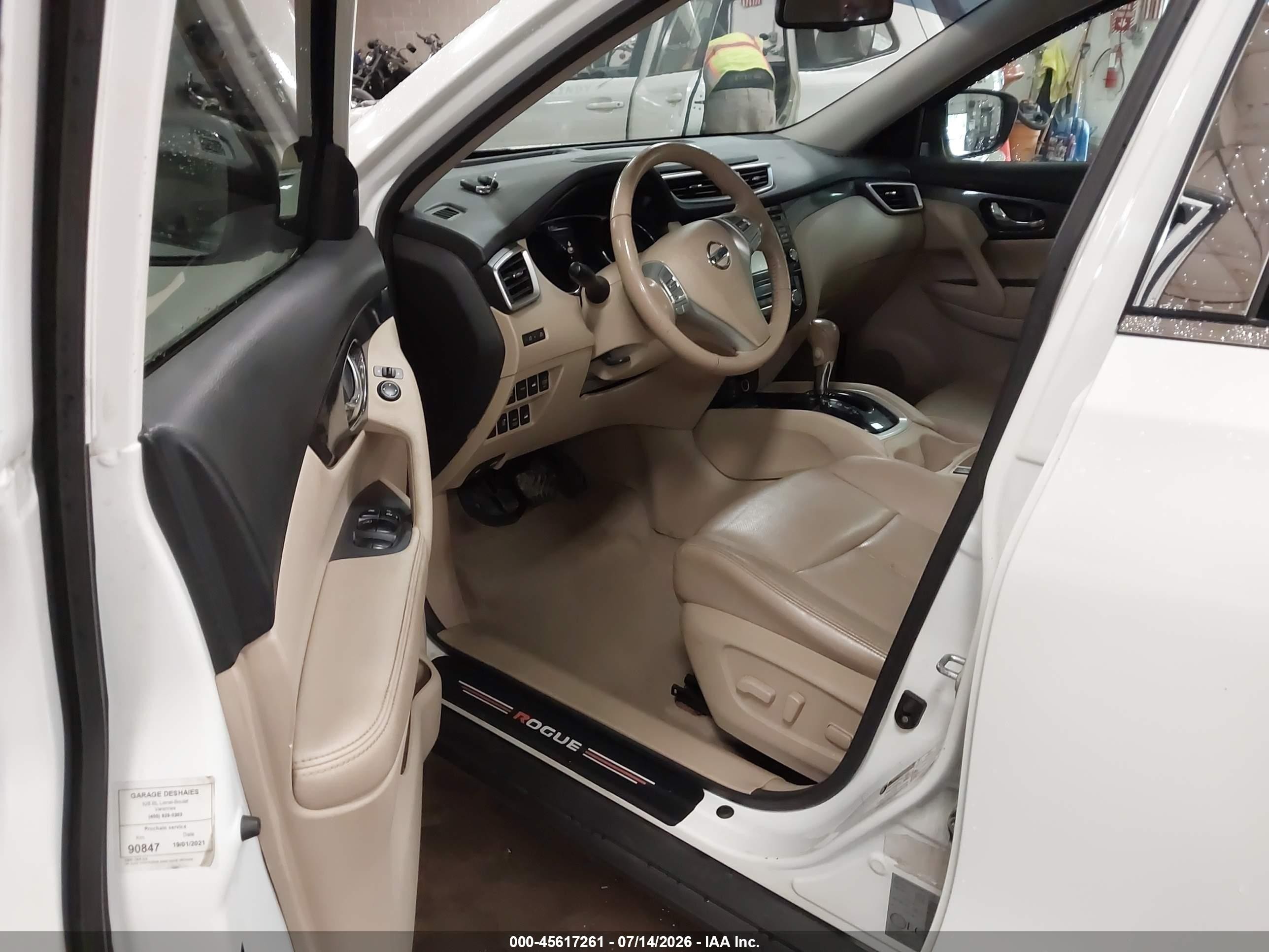 2014 Nissan Rogue S/sl/sv White vin: 5N1AT2MV6EC803751