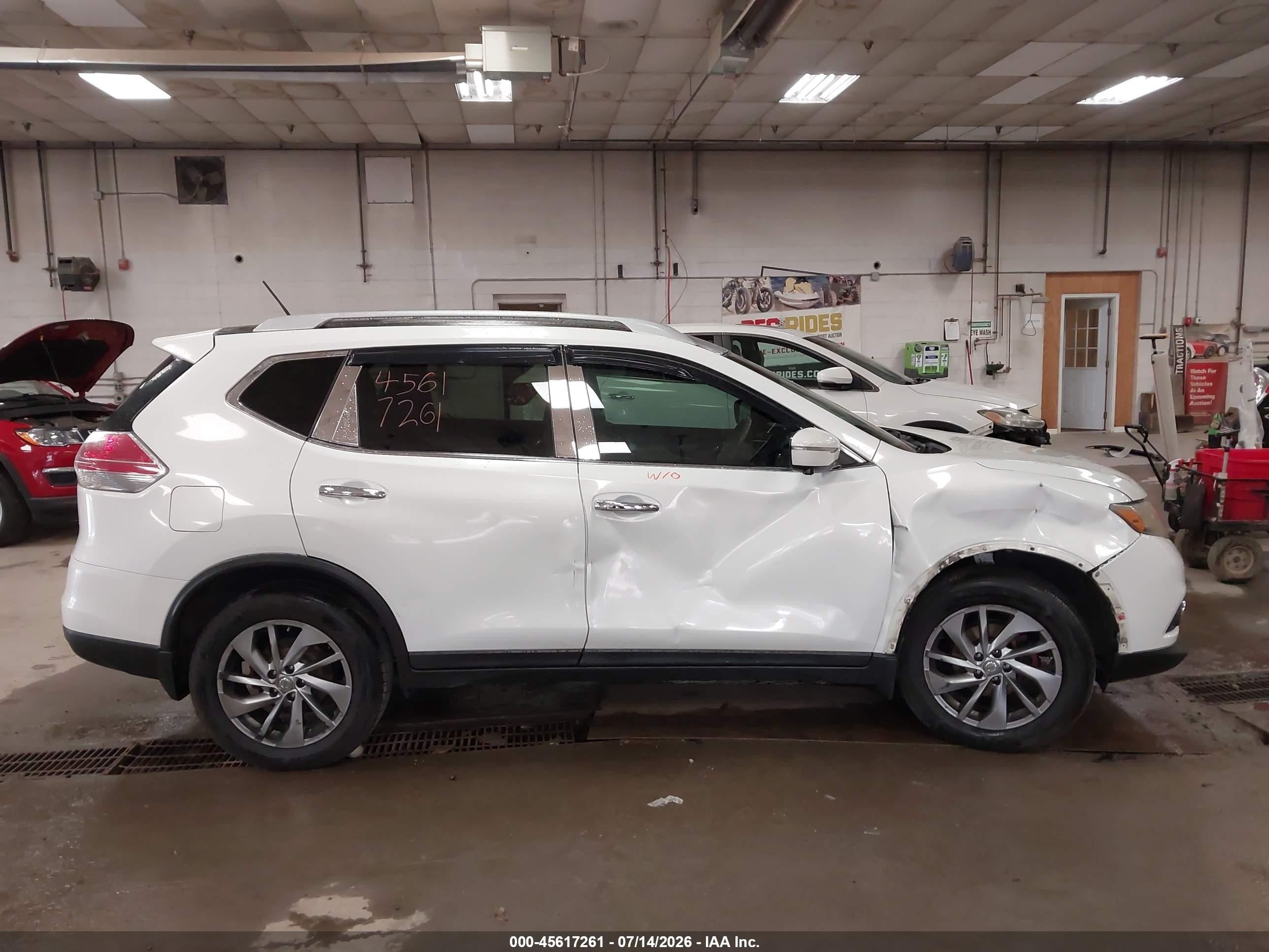 2014 Nissan Rogue S/sl/sv White vin: 5N1AT2MV6EC803751