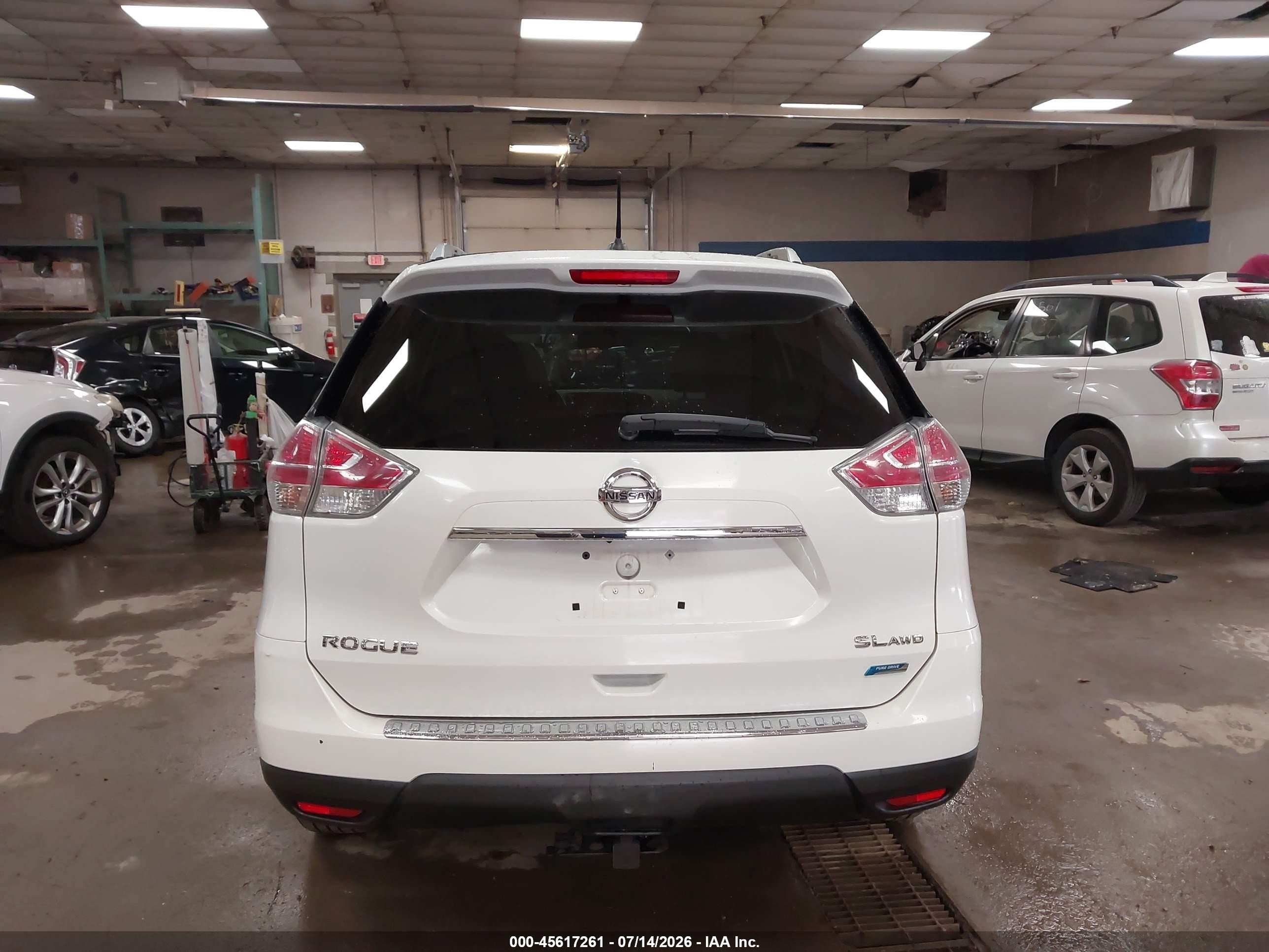 2014 Nissan Rogue S/sl/sv White vin: 5N1AT2MV6EC803751