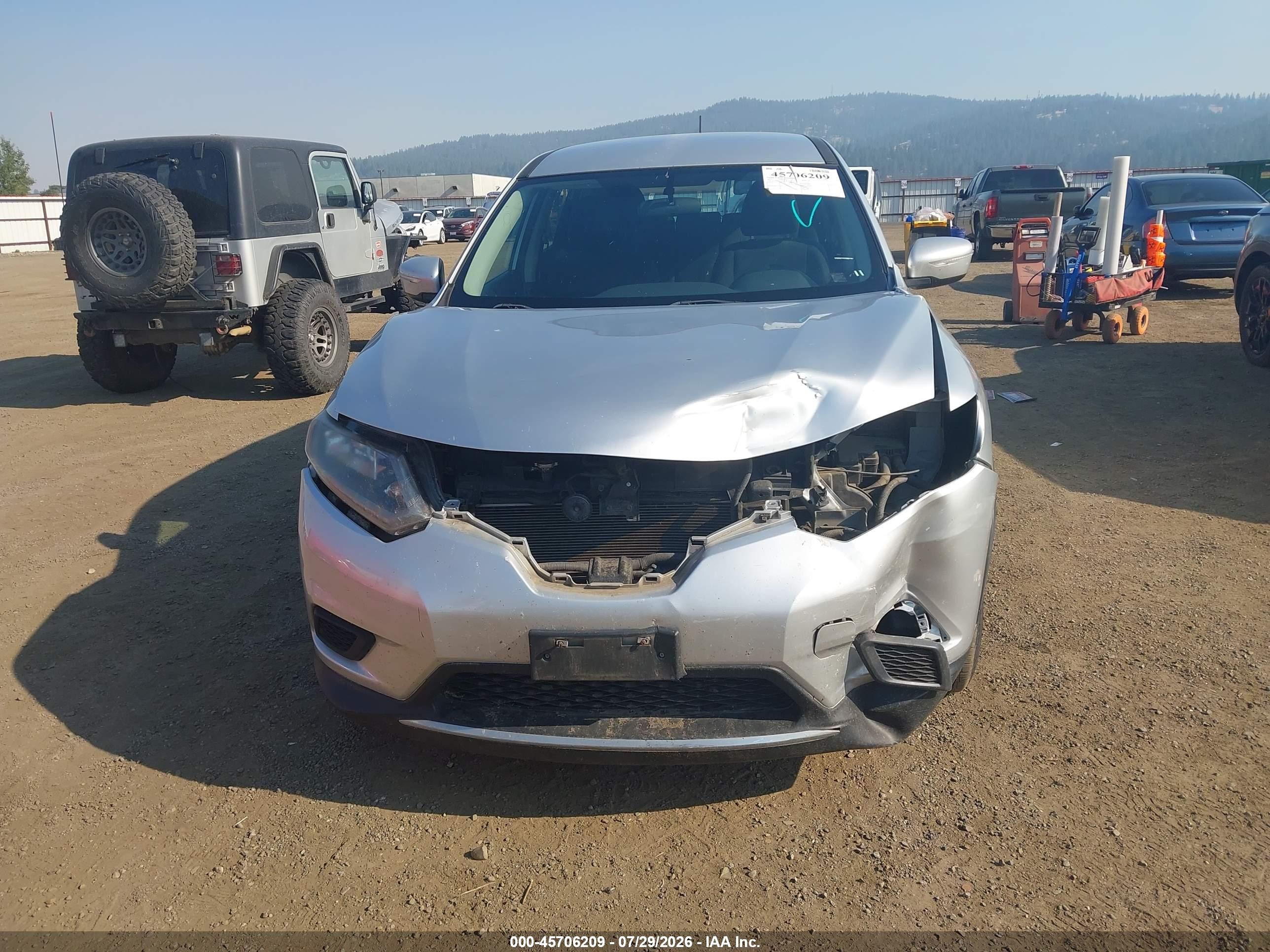 2014 Nissan Rogue S Silver vin: 5N1AT2MV6EC810070