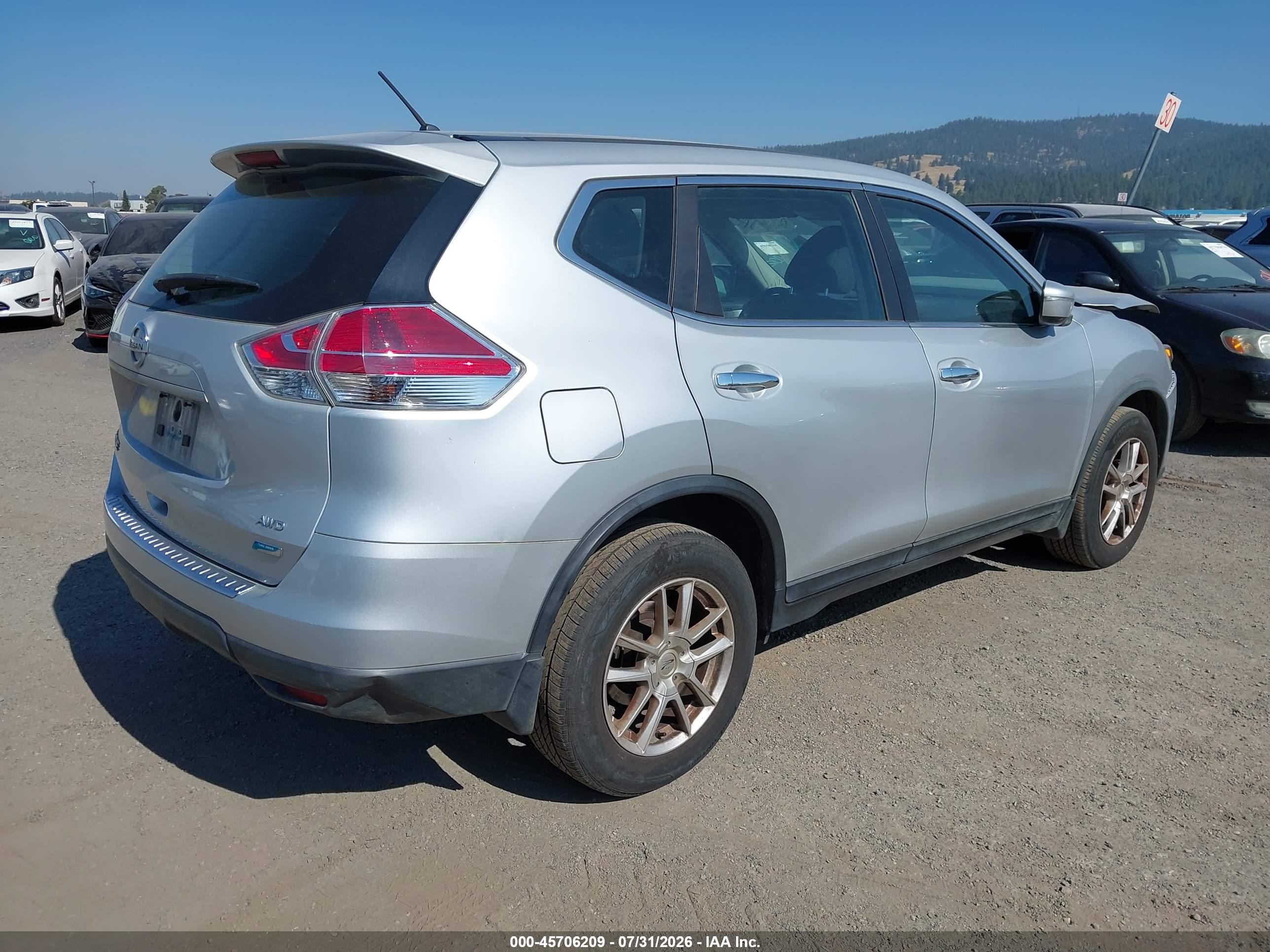 2014 Nissan Rogue S Silver vin: 5N1AT2MV6EC810070