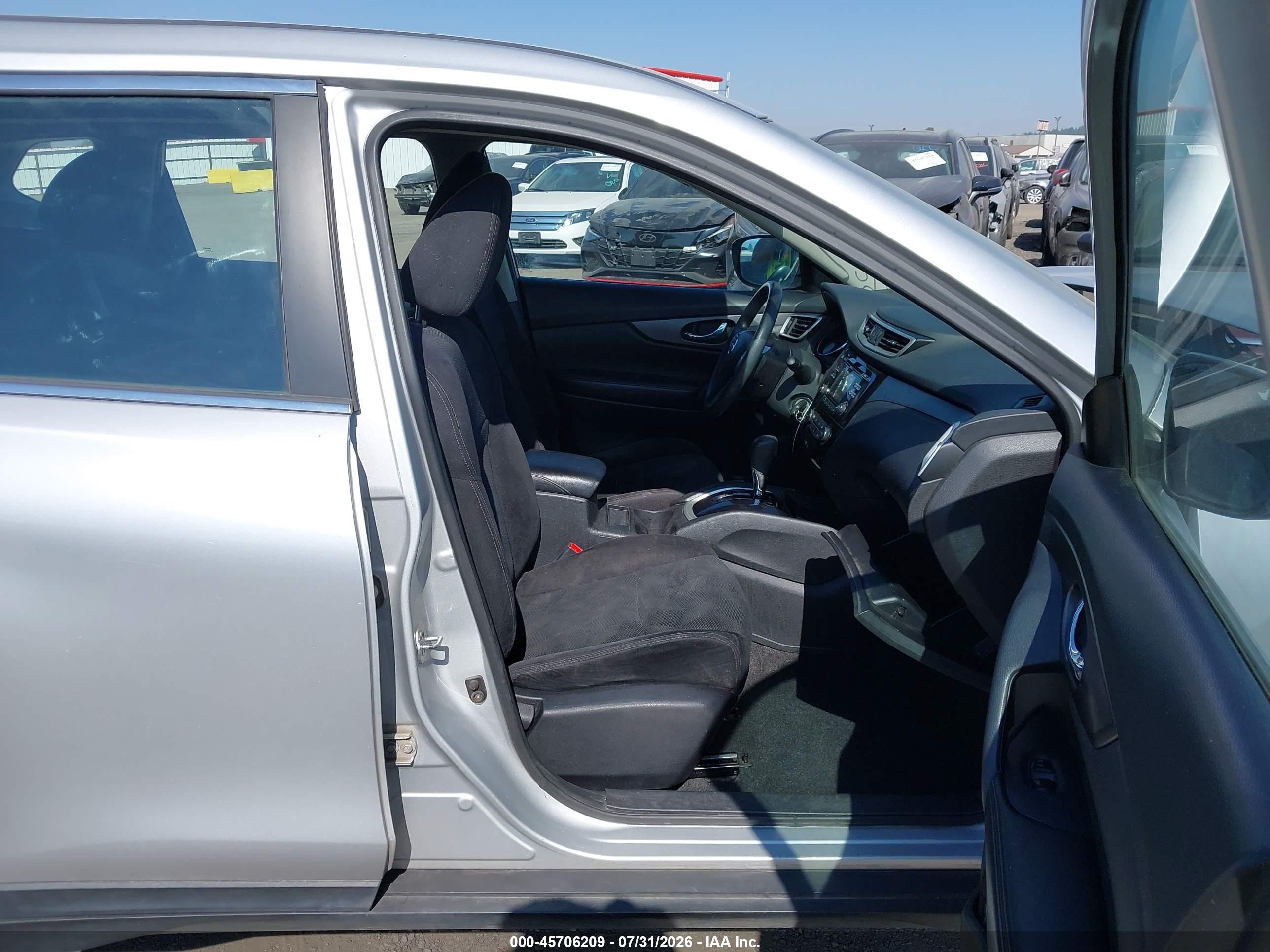 2014 Nissan Rogue S Silver vin: 5N1AT2MV6EC810070