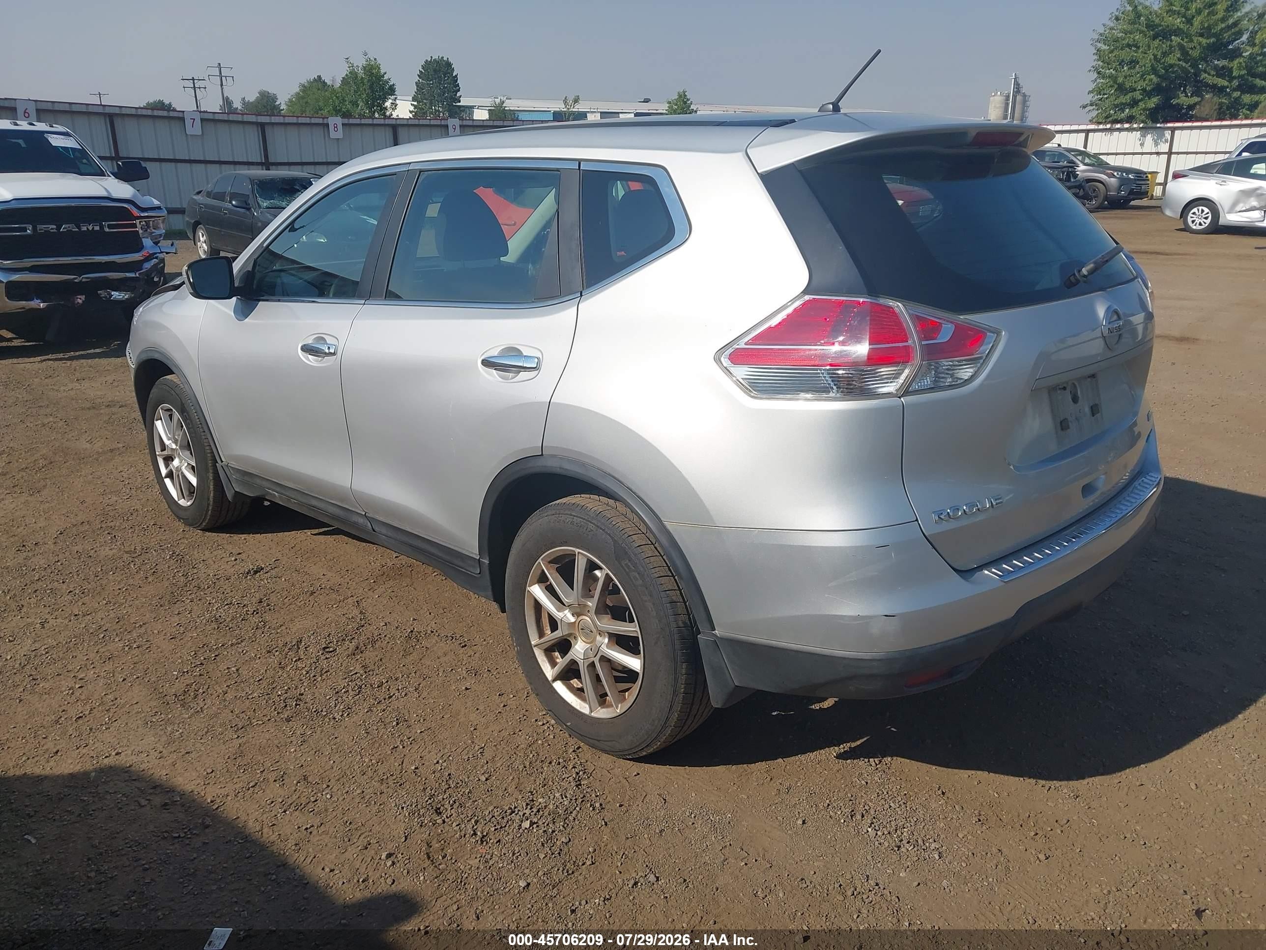 2014 Nissan Rogue S Silver vin: 5N1AT2MV6EC810070