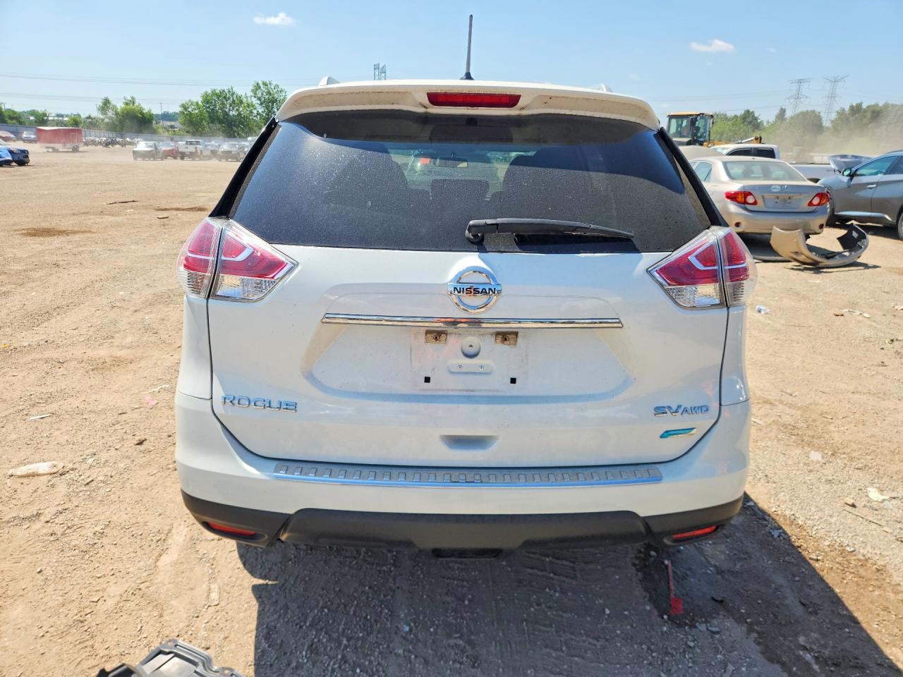 2014 Nissan Rogue Sv White vin: 5N1AT2MV6EC810585