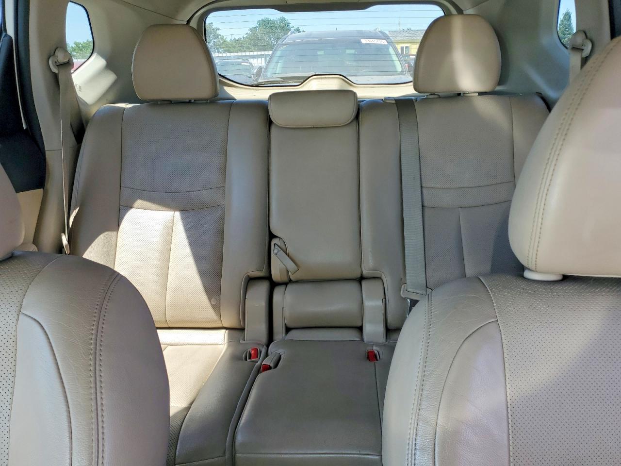 2014 Nissan Rogue White vin: 5N1AT2MV6EC859687