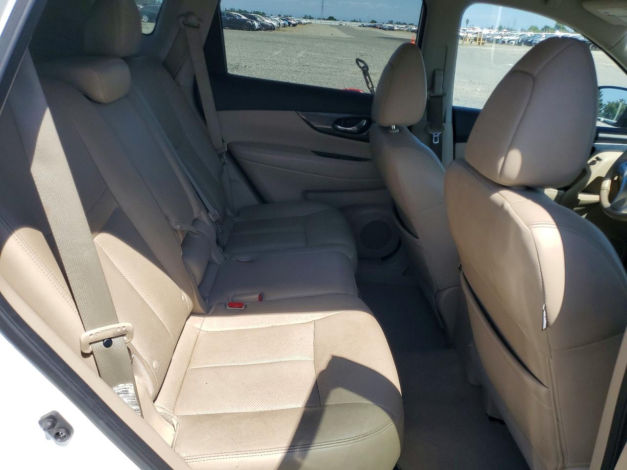 2014 Nissan Rogue White vin: 5N1AT2MV6EC859687