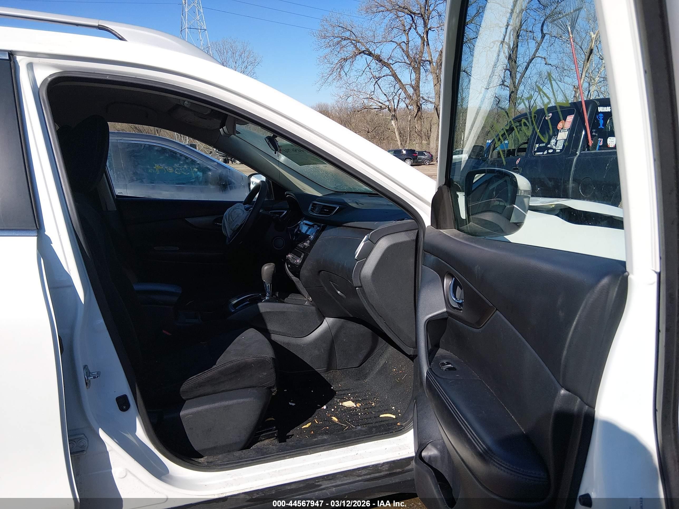 2014 Nissan Rogue Sv White vin: 5N1AT2MV6EC862931