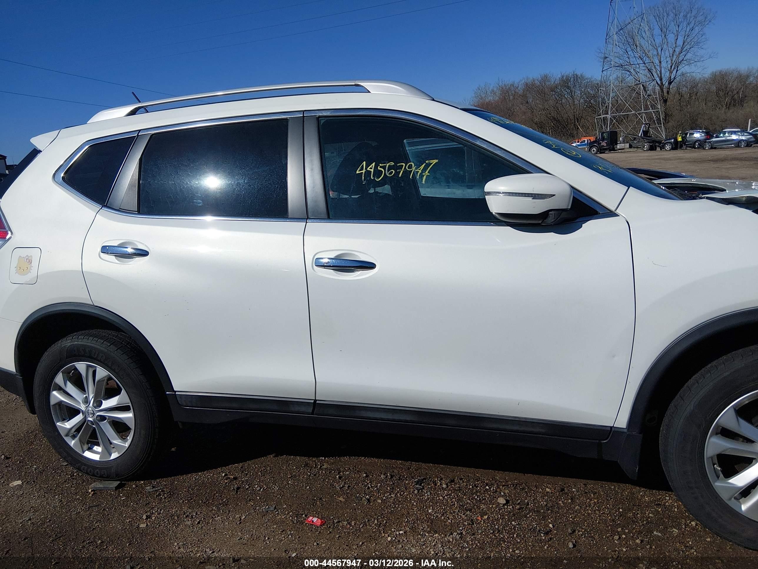 2014 Nissan Rogue Sv White vin: 5N1AT2MV6EC862931