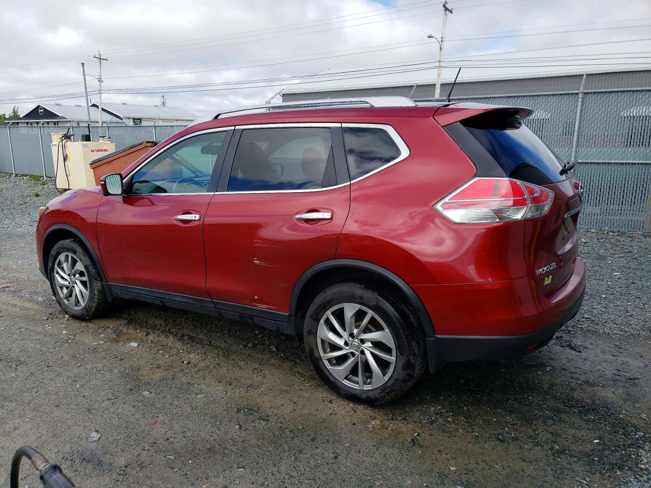 2015 Nissan Rogue S Red vin: 5N1AT2MV6FC759607