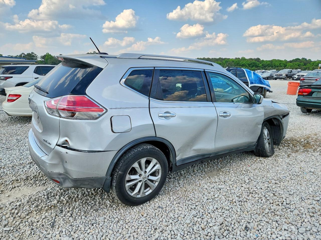 2015 Nissan Rogue Sv Silver vin: 5N1AT2MV6FC767335