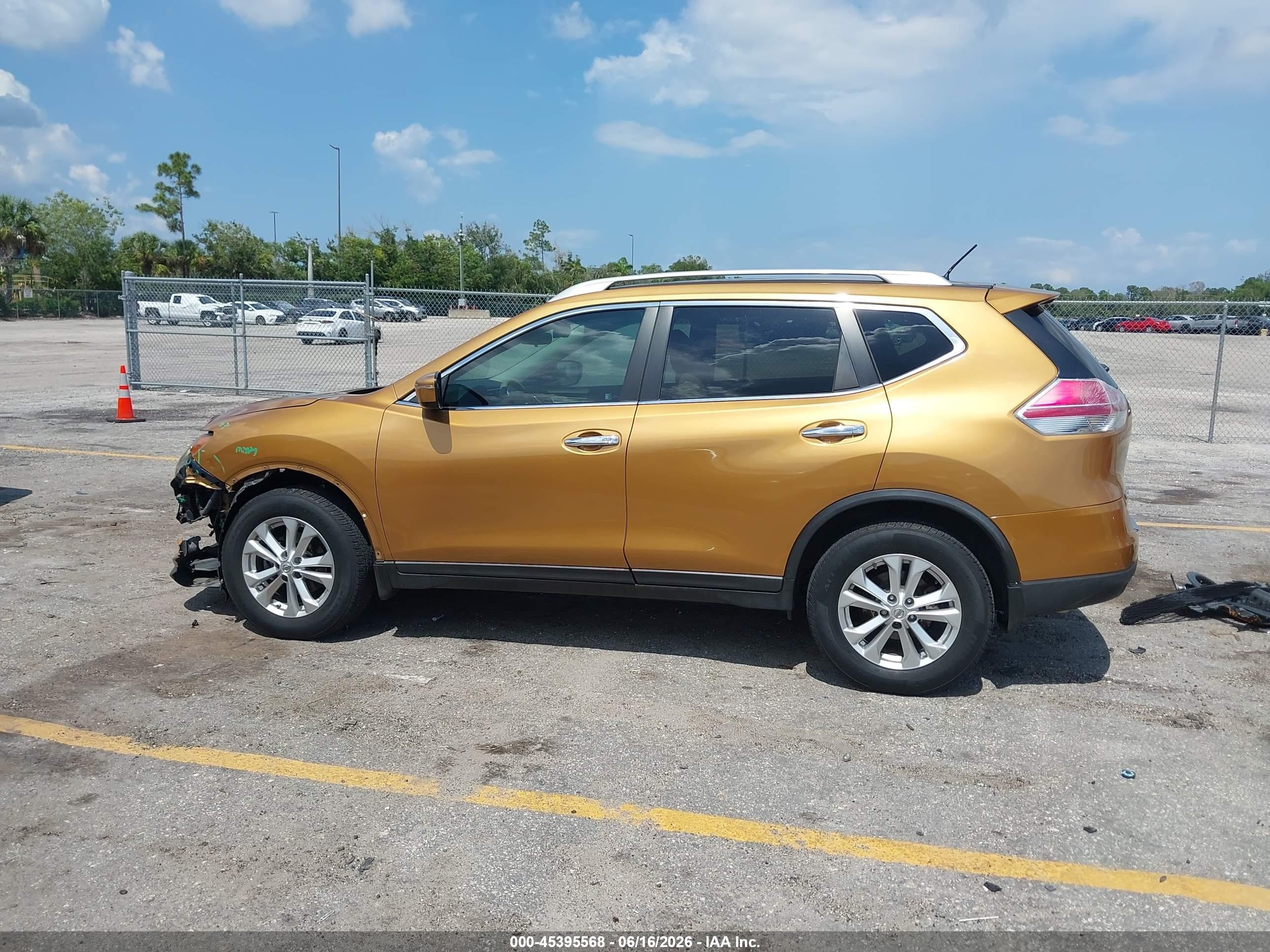 2015 Nissan Rogue Sv Orange vin: 5N1AT2MV6FC771367