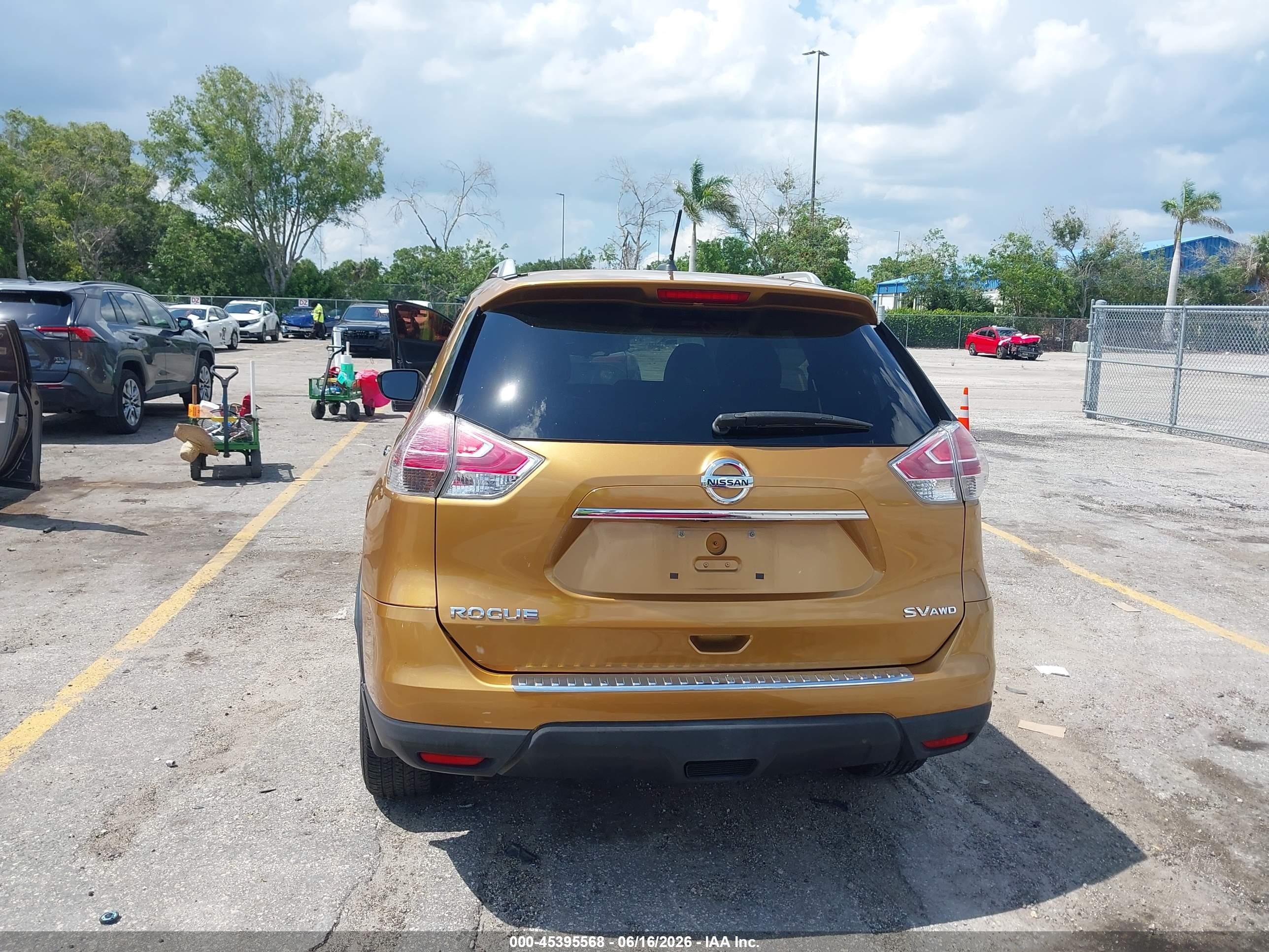 2015 Nissan Rogue Sv Orange vin: 5N1AT2MV6FC771367