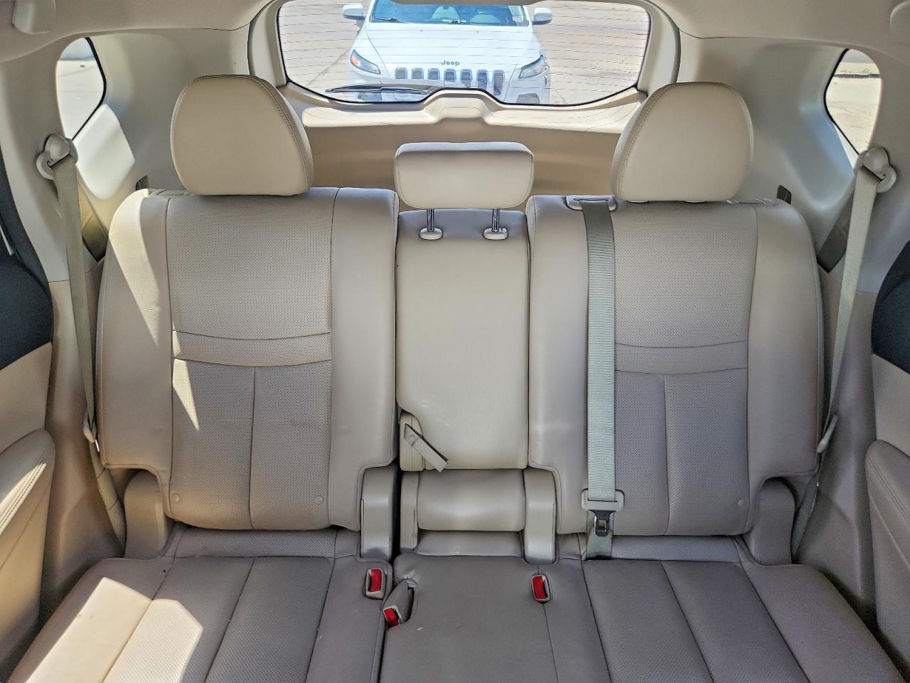 2015 Nissan Rogue S White vin: 5N1AT2MV6FC816680