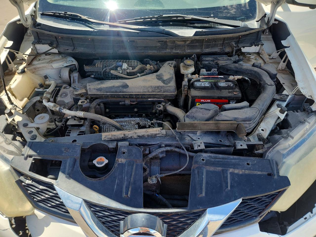 2015 Nissan Rogue S White vin: 5N1AT2MV6FC816680