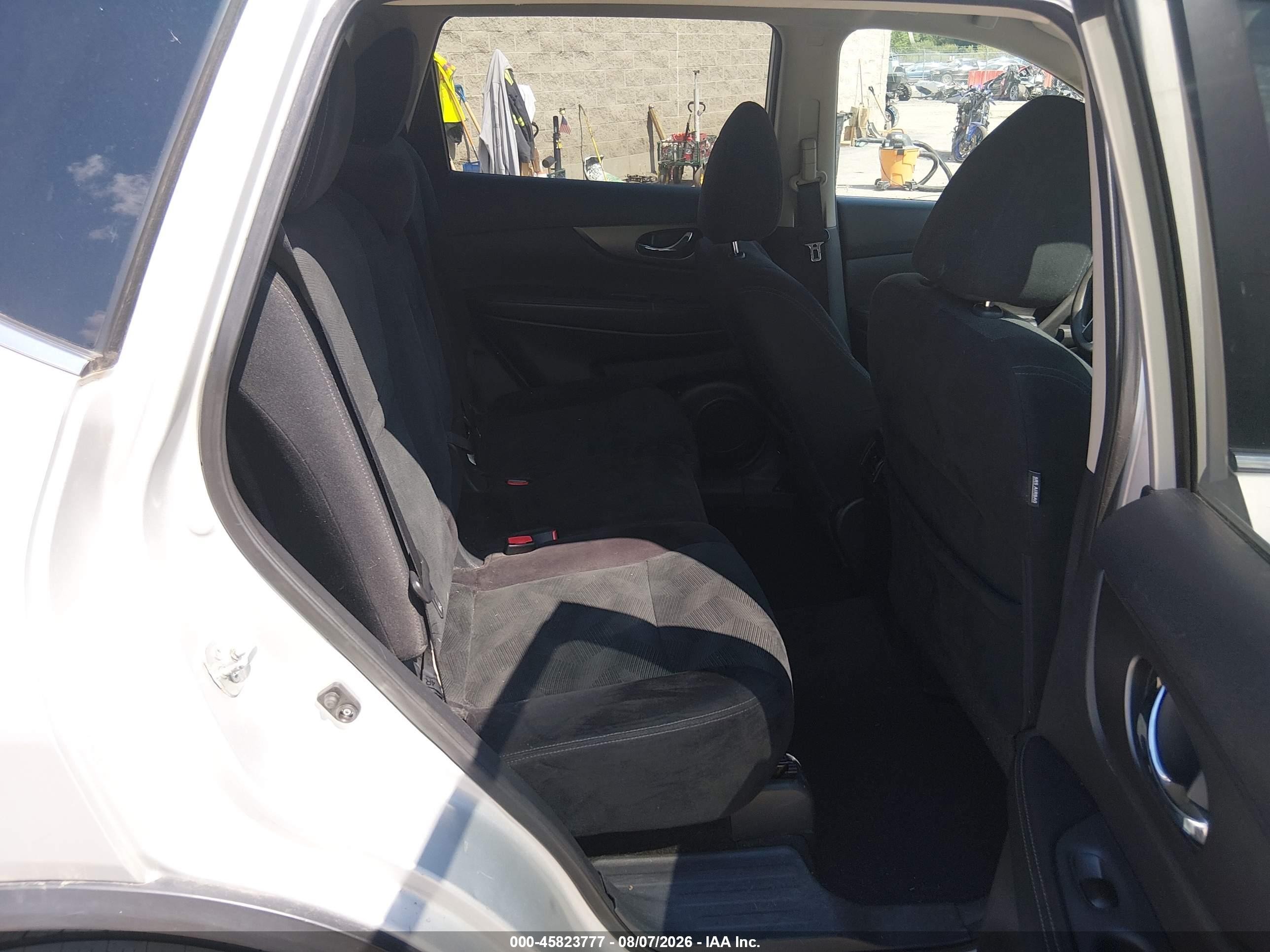 2015 Nissan Rogue Sv Серебряный vin: 5N1AT2MV6FC818056