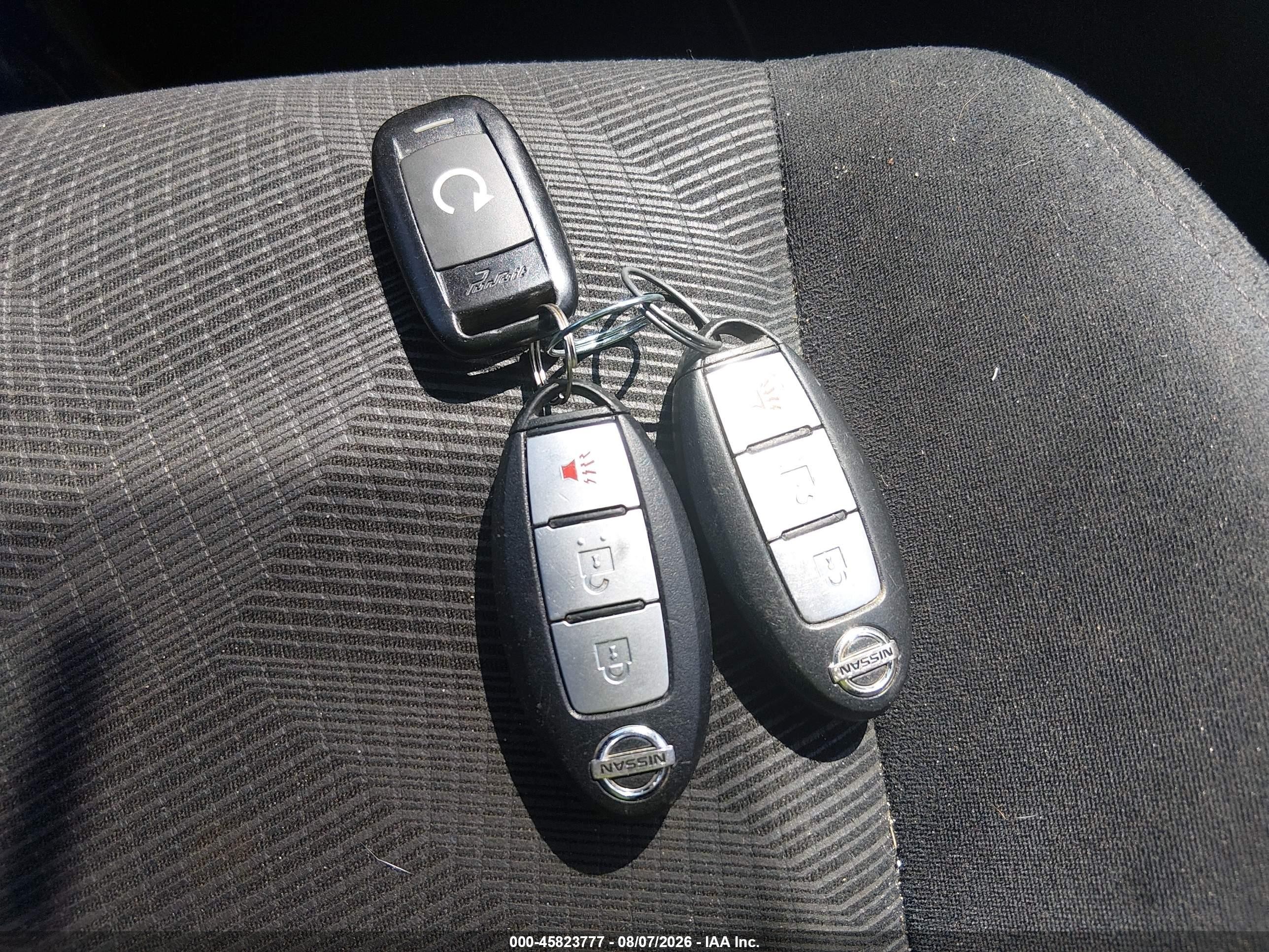 2015 Nissan Rogue Sv Серебряный vin: 5N1AT2MV6FC818056