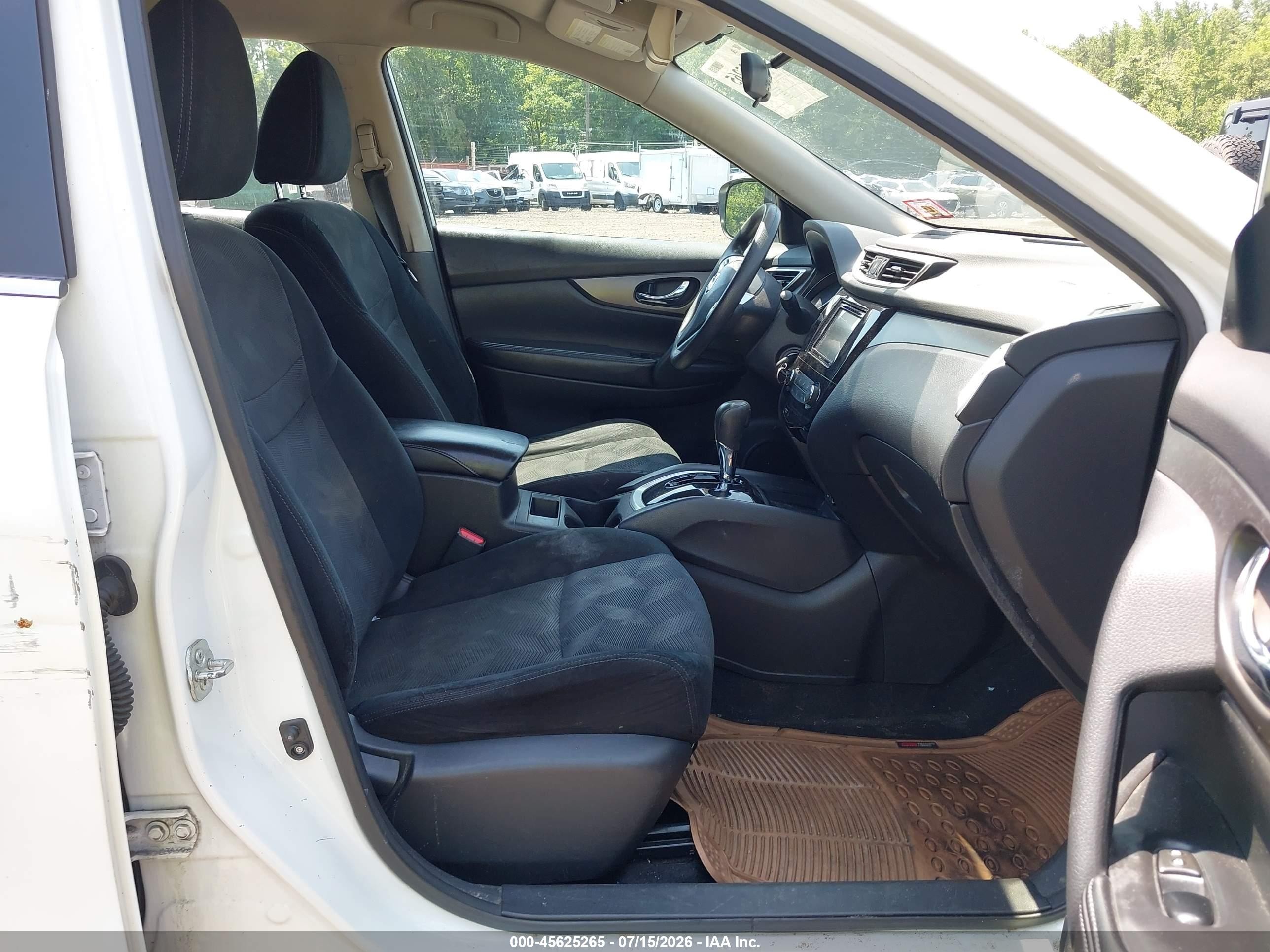 2015 Nissan Rogue S White vin: 5N1AT2MV6FC855270