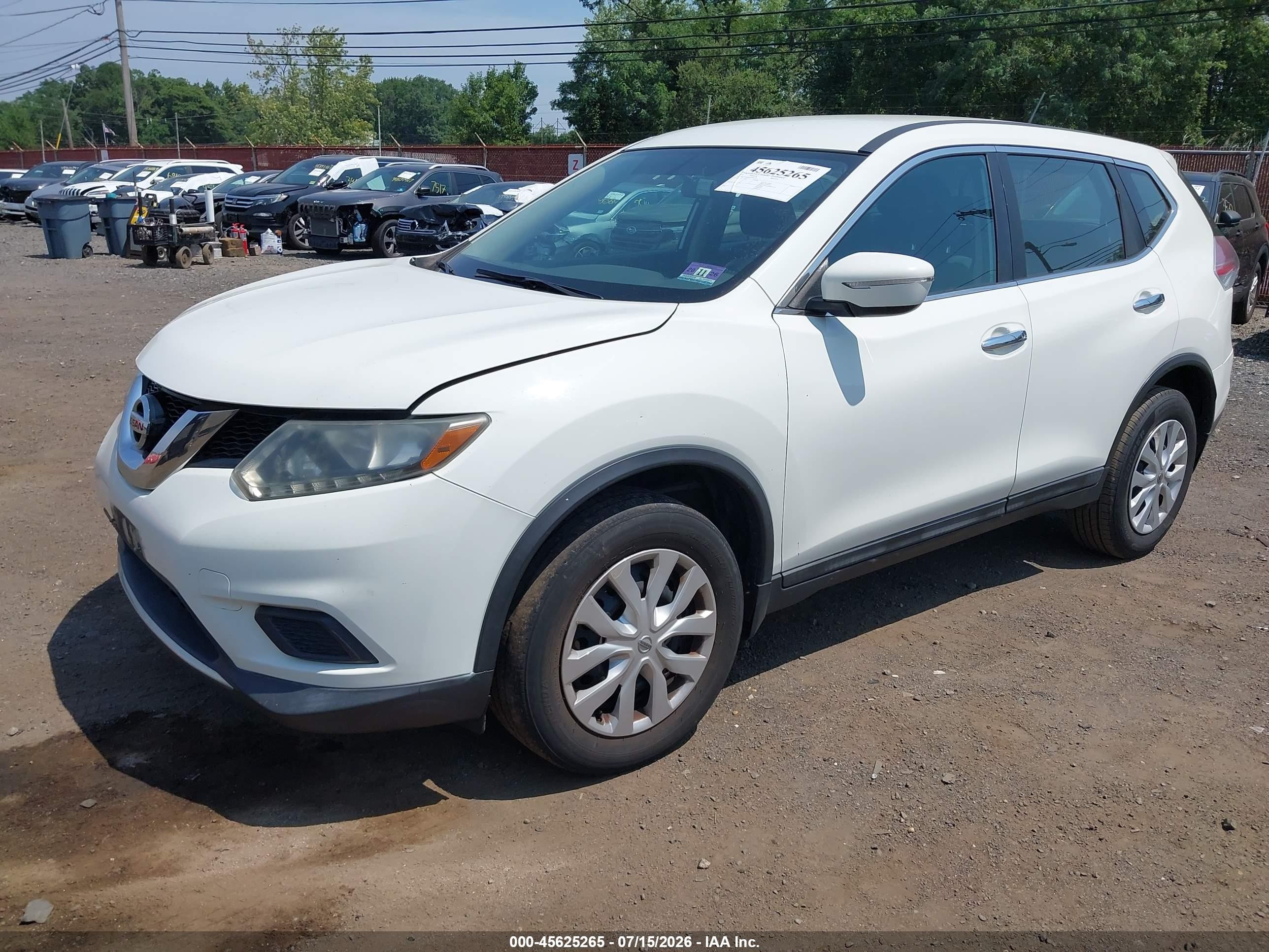 2015 Nissan Rogue S White vin: 5N1AT2MV6FC855270