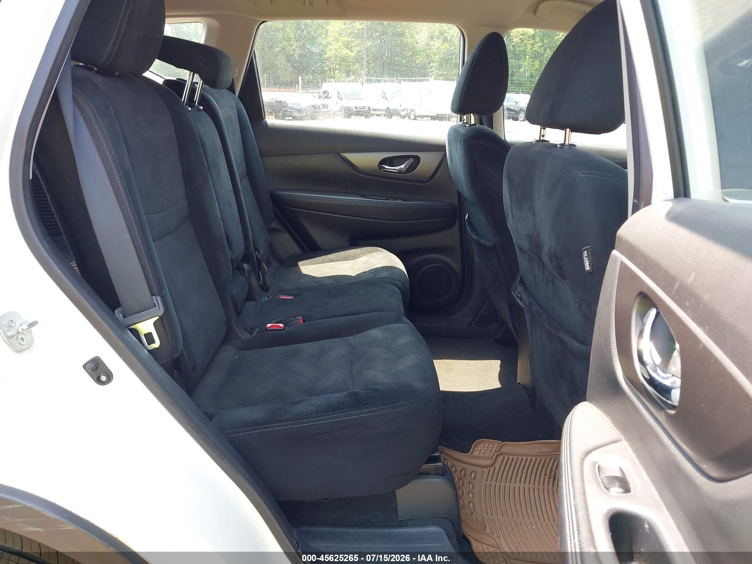 2015 Nissan Rogue S White vin: 5N1AT2MV6FC855270