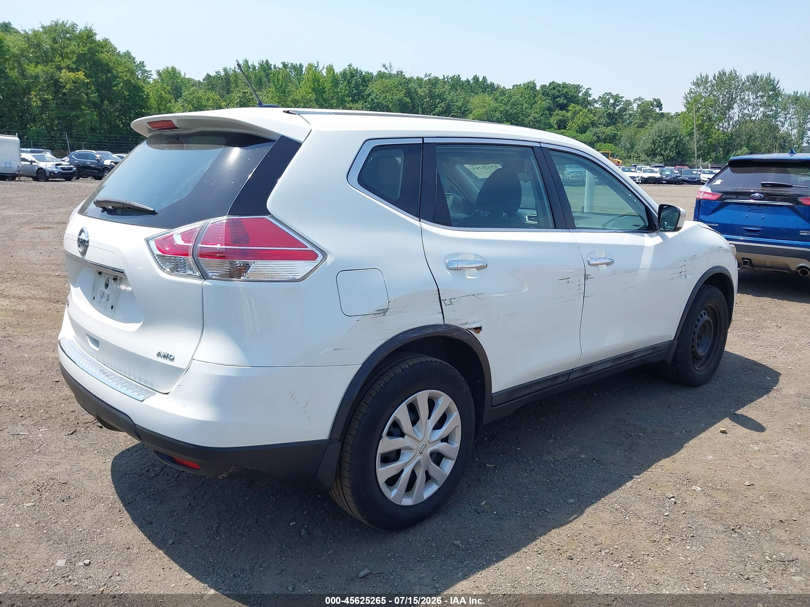 2015 Nissan Rogue S White vin: 5N1AT2MV6FC855270