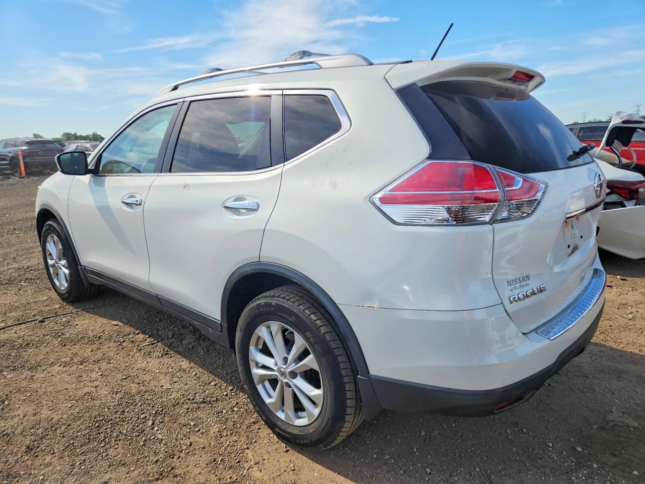 2014 Nissan Rogue Sv White vin: 5N1AT2MV7EC756391