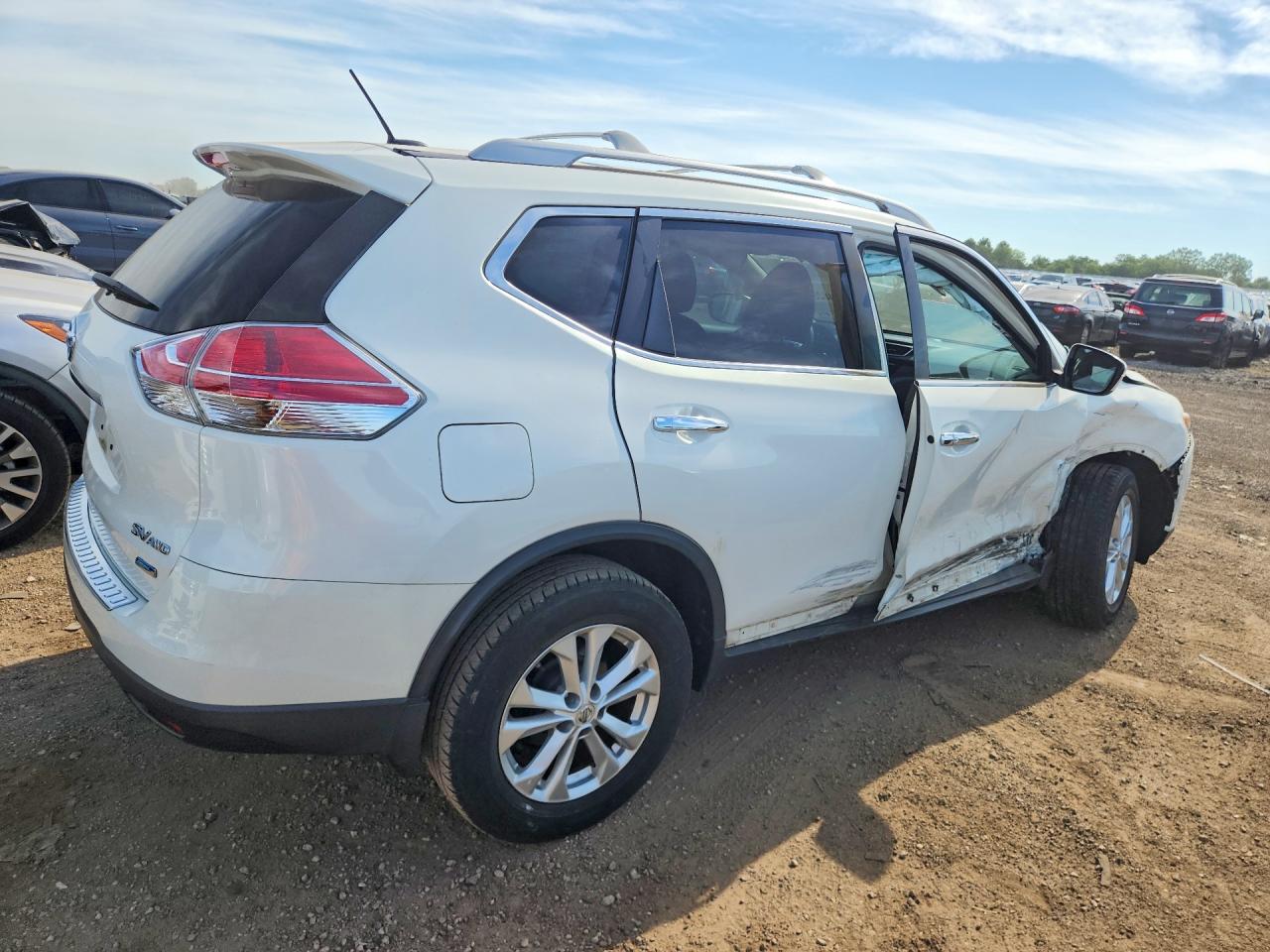 2014 Nissan Rogue Sv White vin: 5N1AT2MV7EC756391