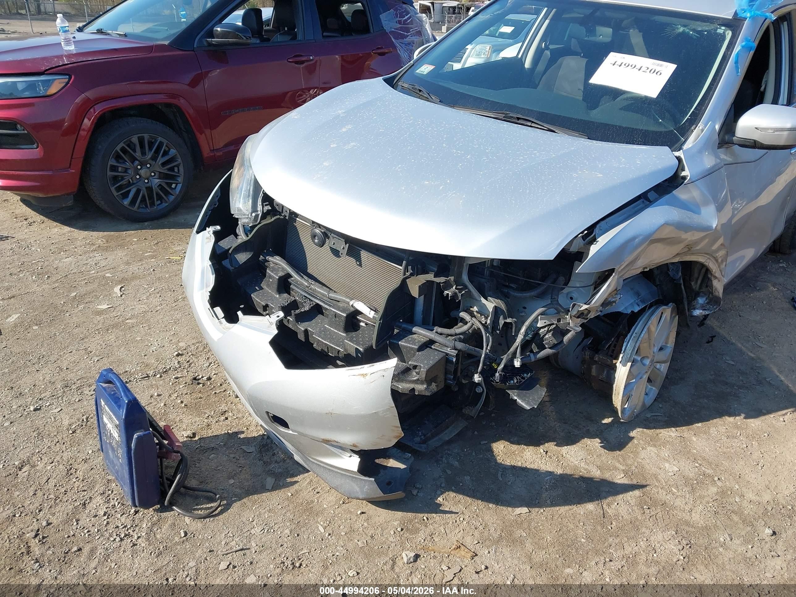 2014 Nissan Rogue Sv Silver vin: 5N1AT2MV7EC758237