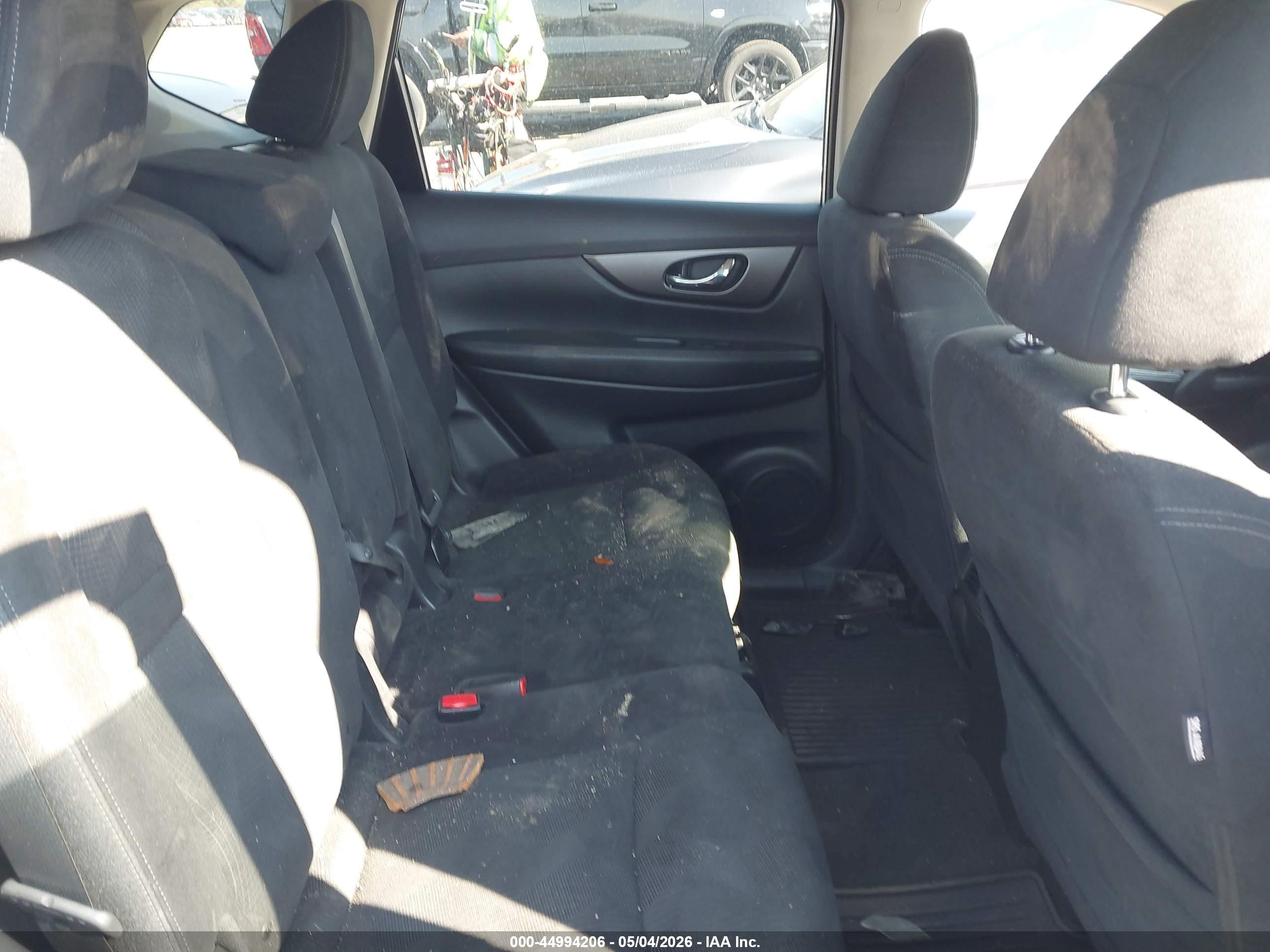 2014 Nissan Rogue Sv Silver vin: 5N1AT2MV7EC758237