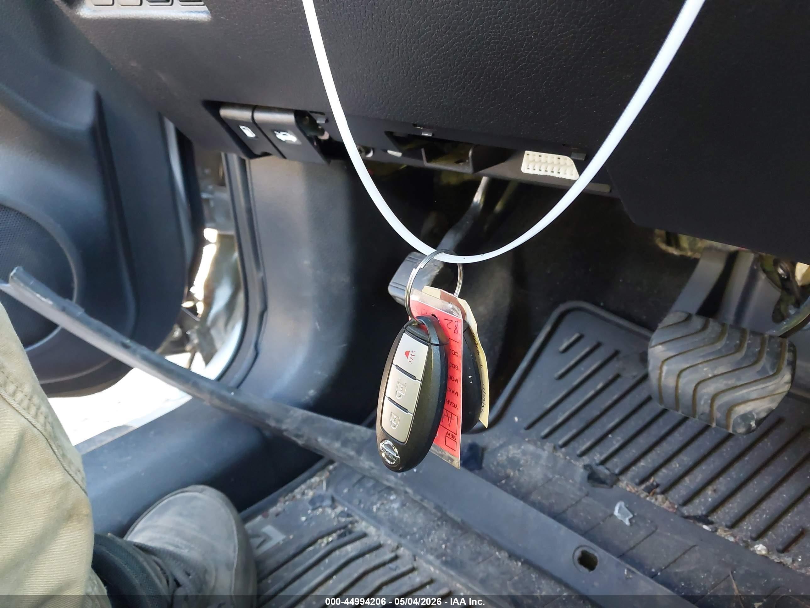 2014 Nissan Rogue Sv Silver vin: 5N1AT2MV7EC758237
