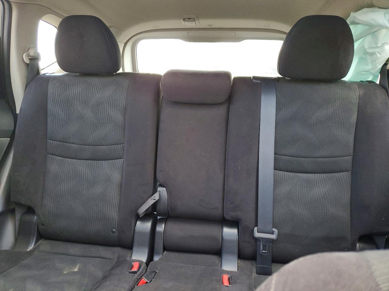 2014 Nissan Rogue Sv Серебряный vin: 5N1AT2MV7EC786555