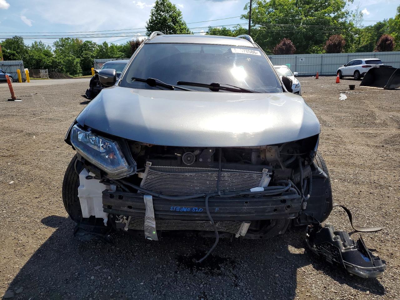 2014 Nissan Rogue Sv Серебряный vin: 5N1AT2MV7EC786555