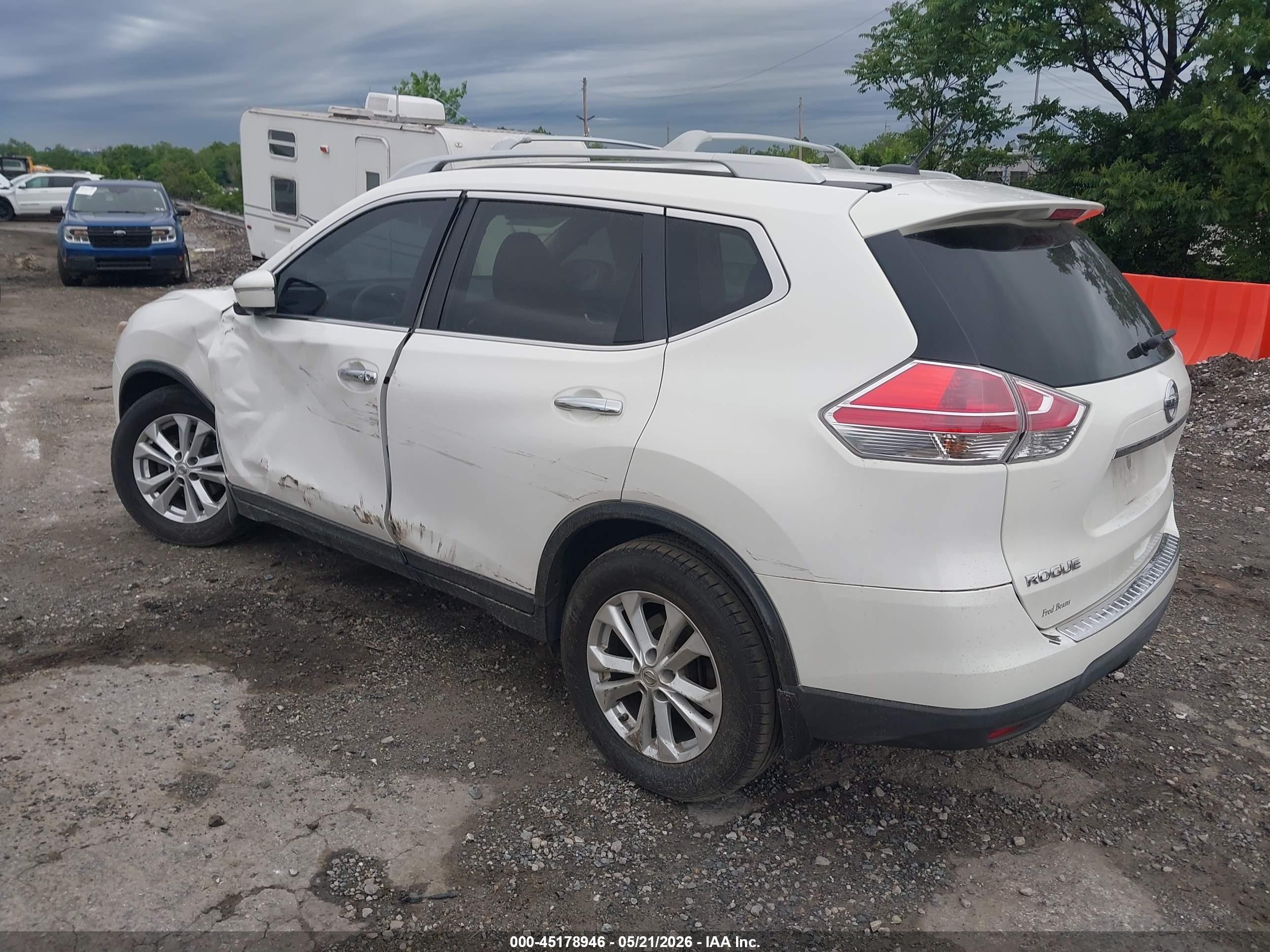 2014 Nissan Rogue Sv White vin: 5N1AT2MV7EC799595
