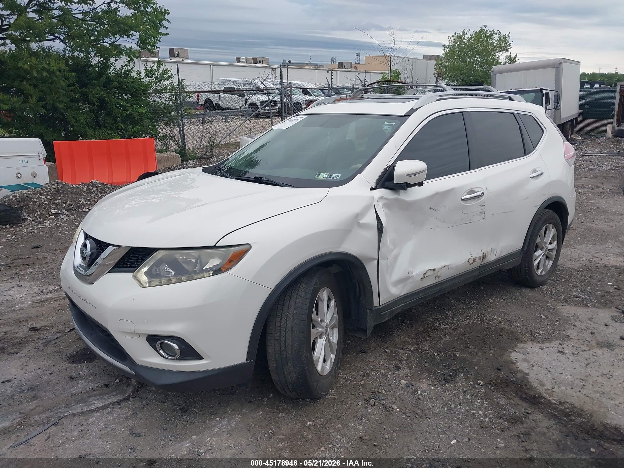 2014 Nissan Rogue Sv White vin: 5N1AT2MV7EC799595