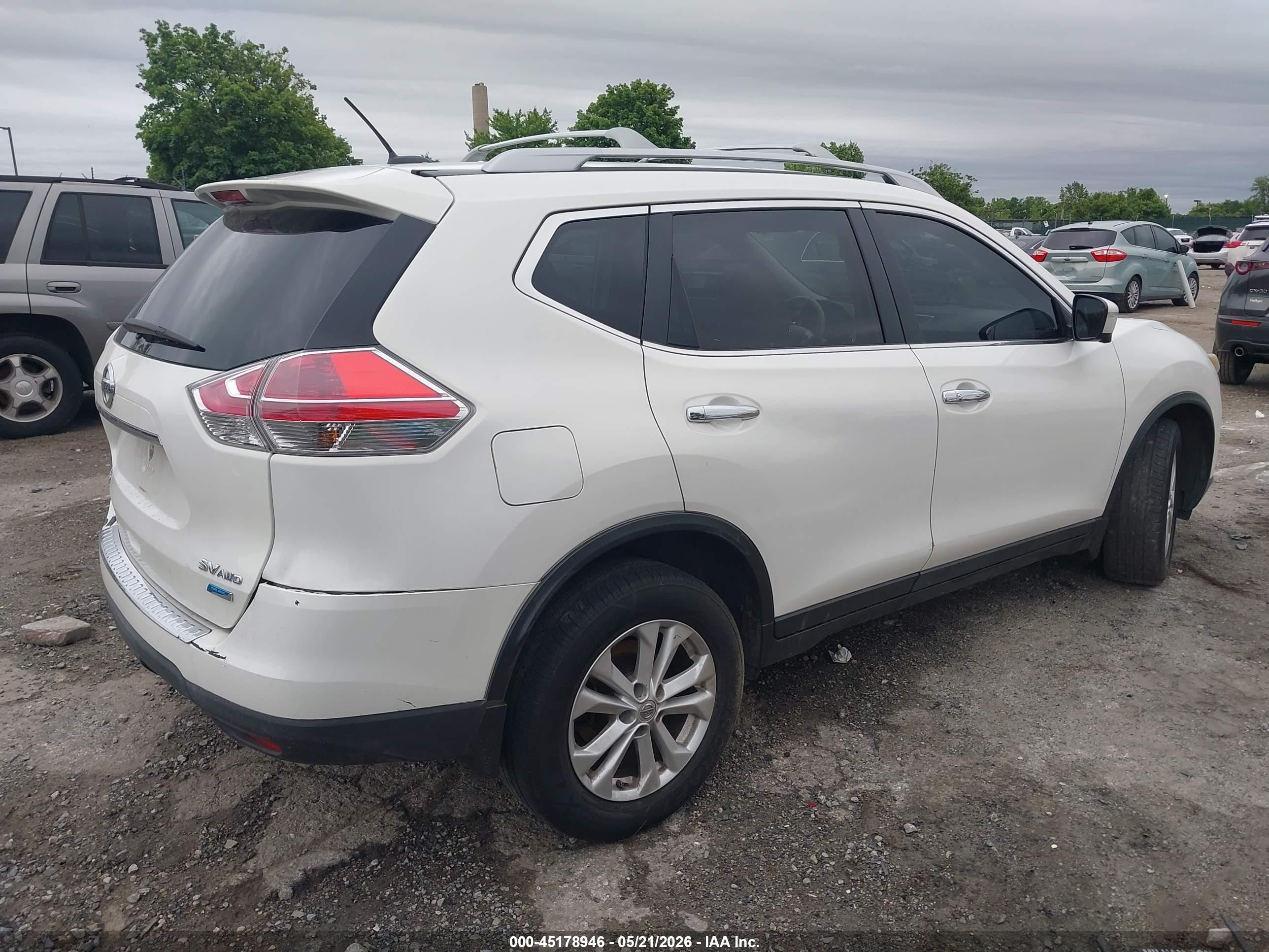 2014 Nissan Rogue Sv White vin: 5N1AT2MV7EC799595