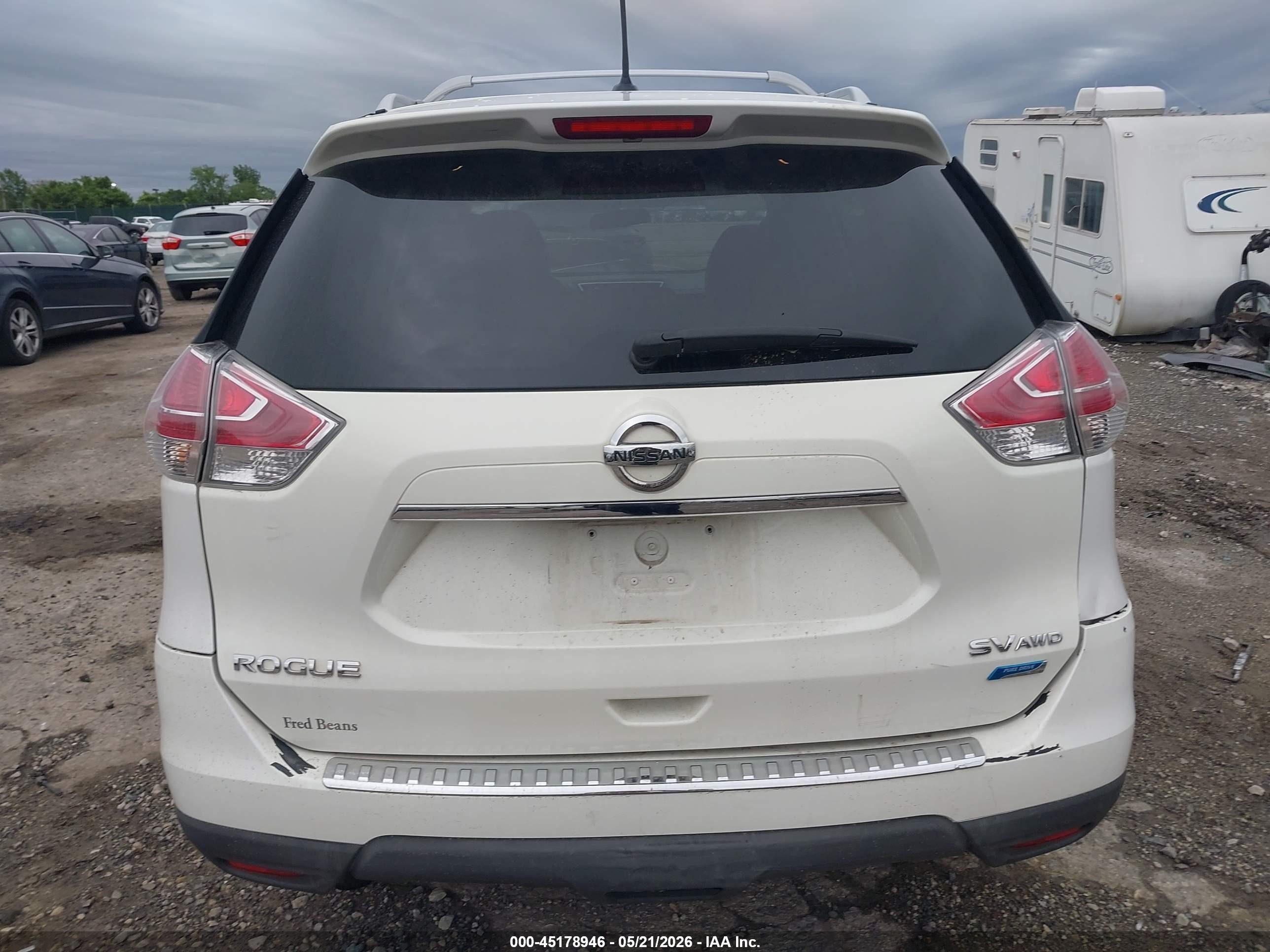 2014 Nissan Rogue Sv White vin: 5N1AT2MV7EC799595