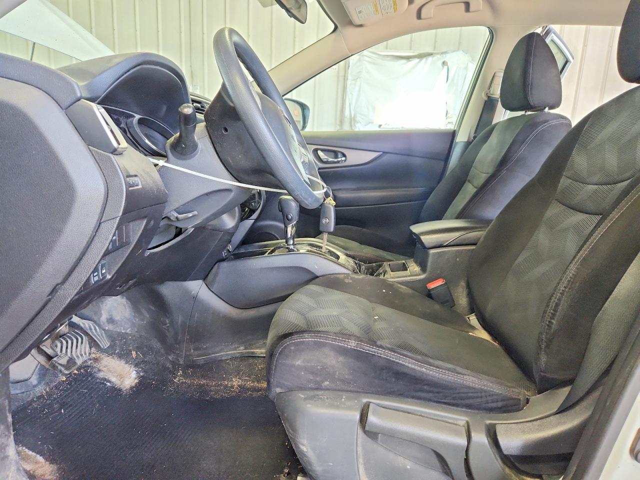 2014 Nissan Rogue S White vin: 5N1AT2MV7EC850447